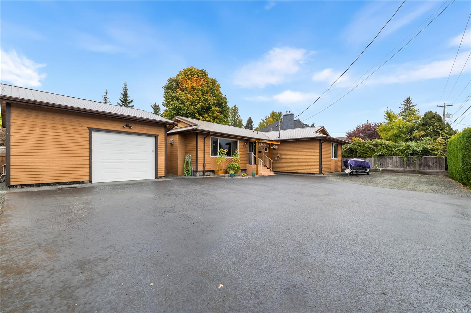 2170 Alder St — listing photo 4 of 34