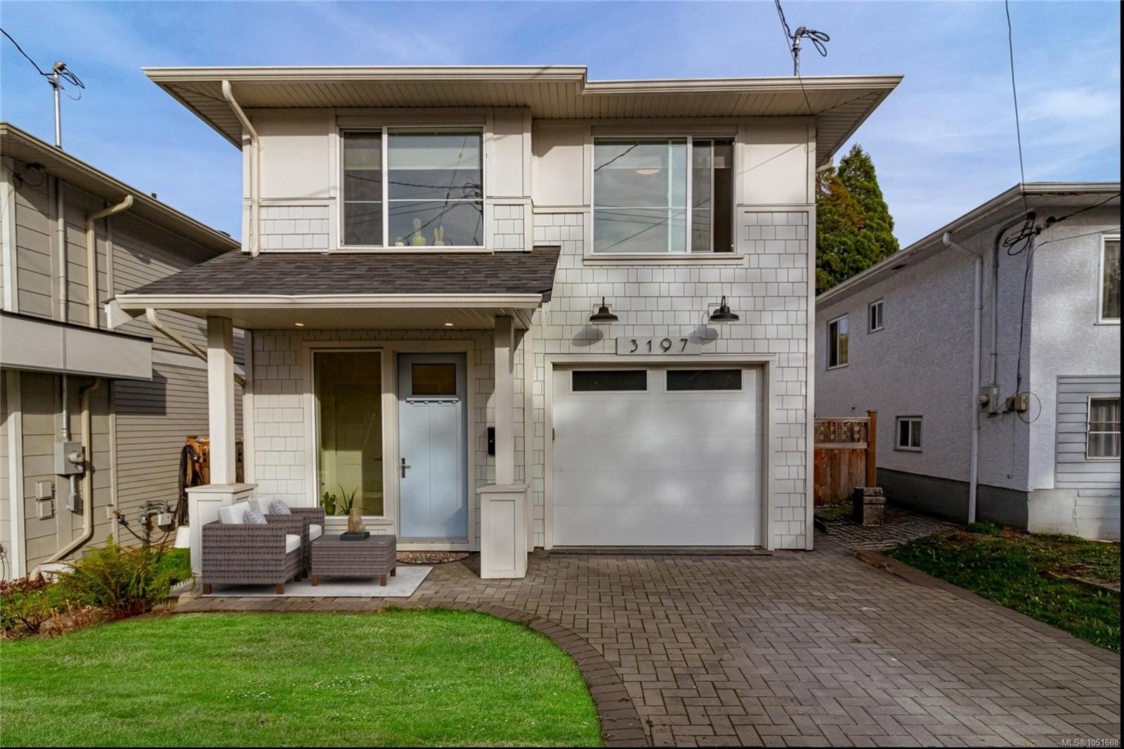 3197 Fifth St — listing photo 2 of 46