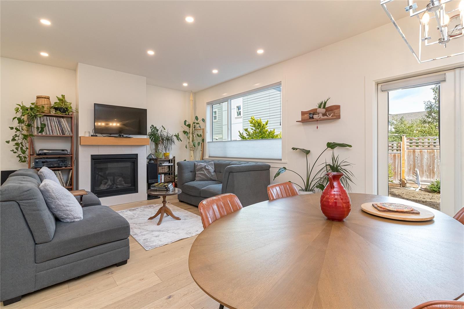 3197 Fifth St — listing photo 13 of 46