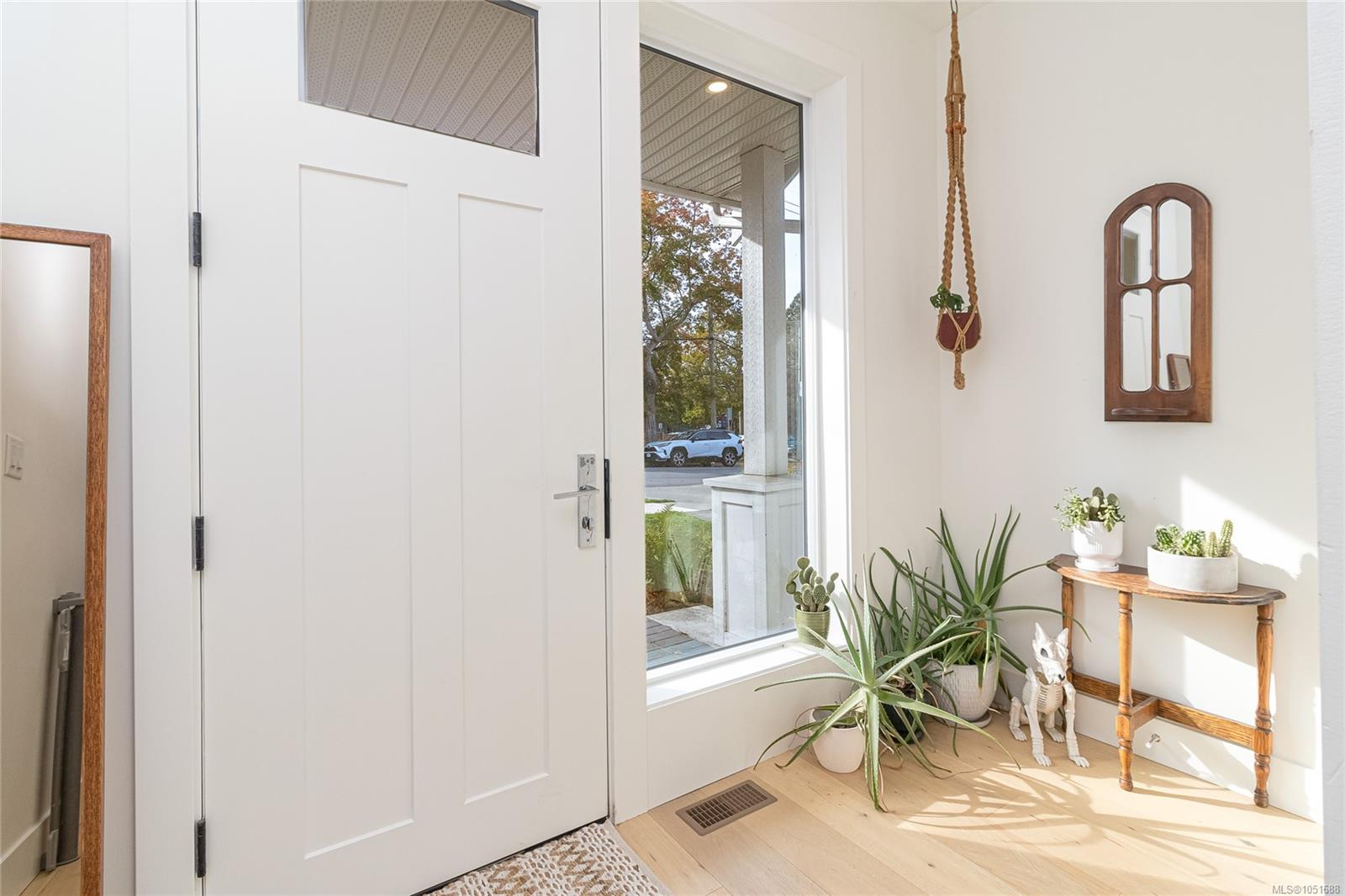 3197 Fifth St — listing photo 6 of 46