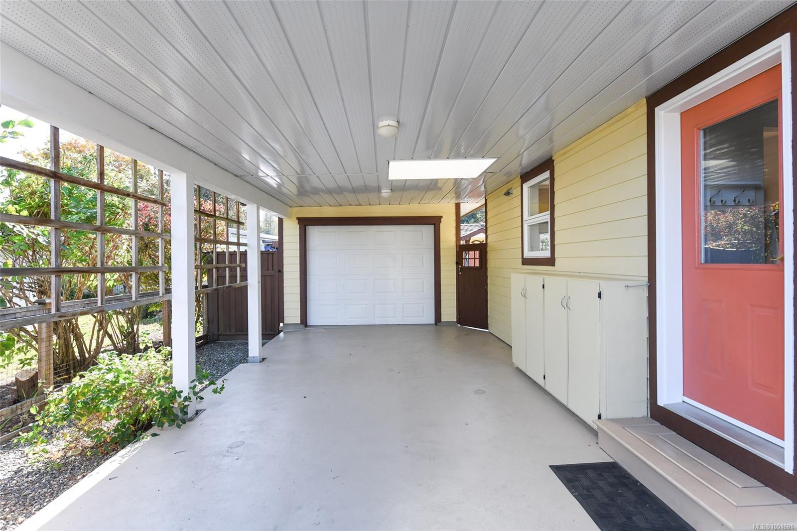 2849 Penrith Ave — listing photo 12 of 39