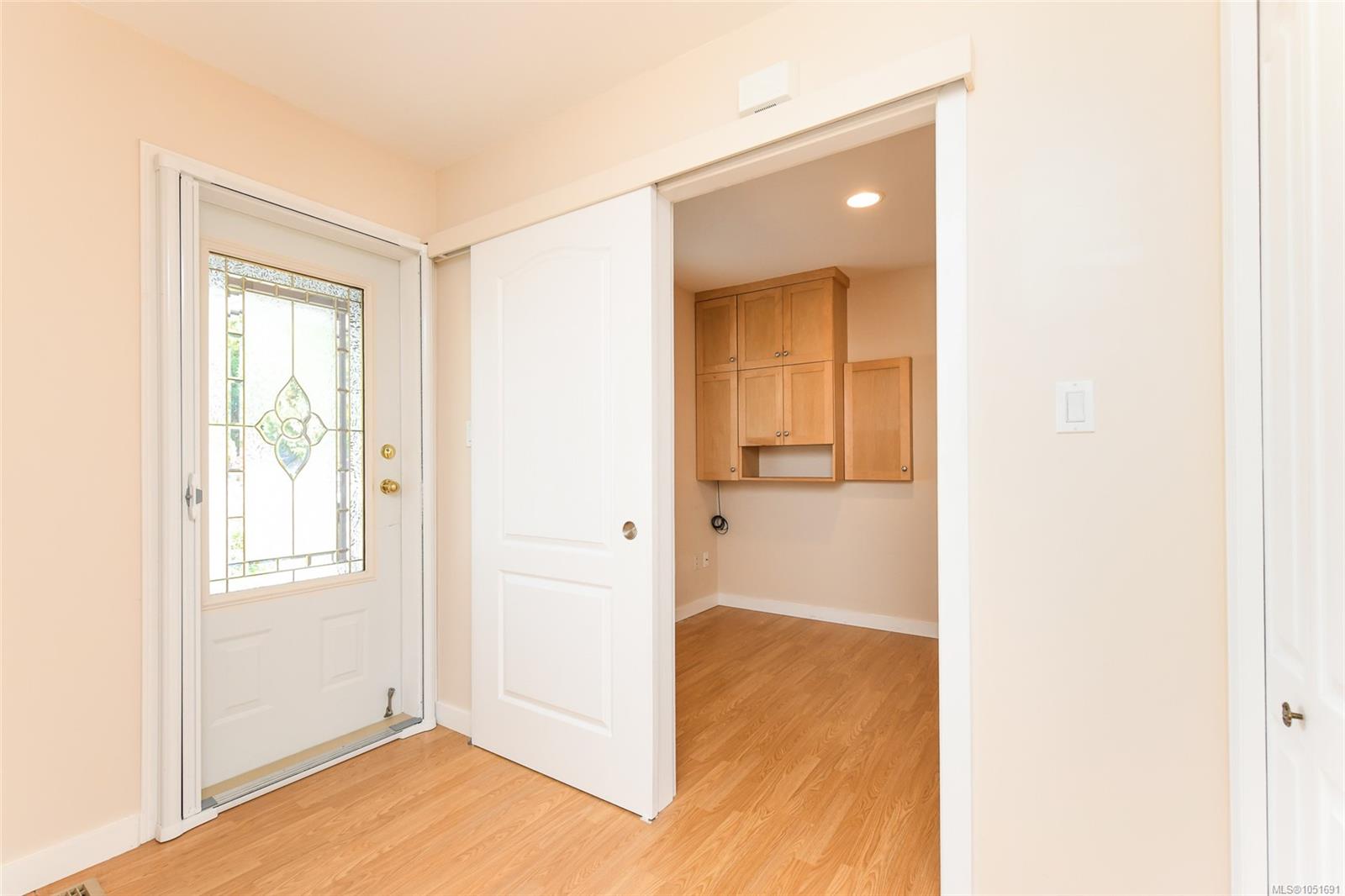 2849 Penrith Ave — listing photo 13 of 39