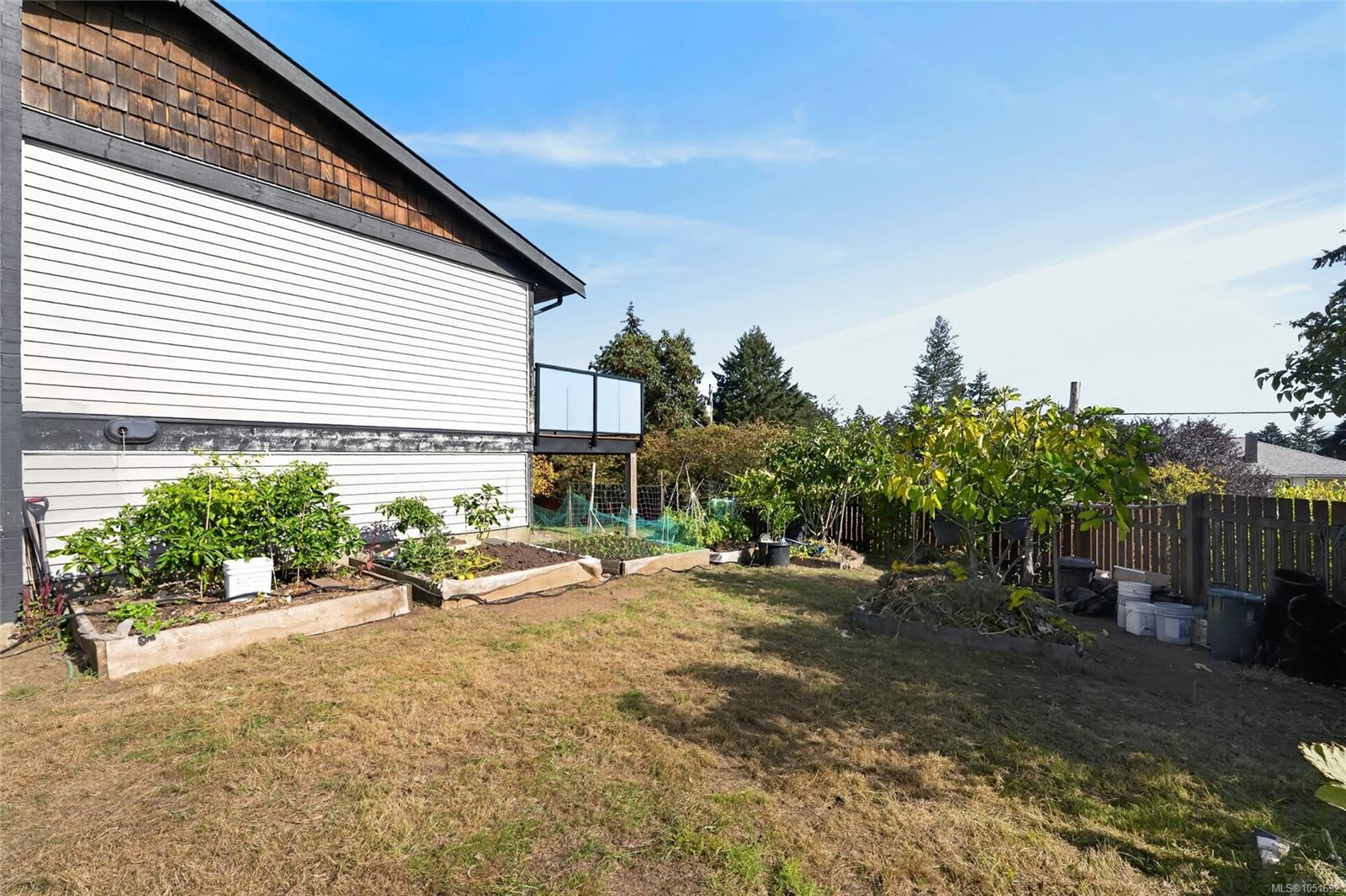 106 Emery Way — listing photo 8 of 60