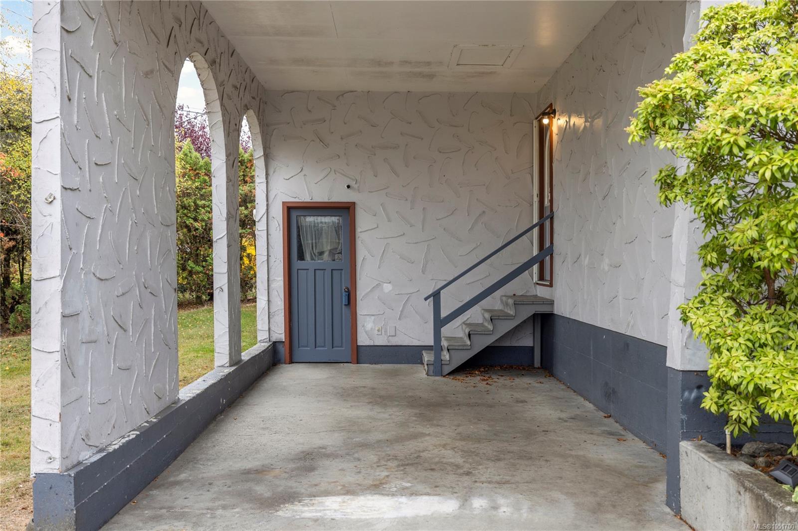 555 Weber St — listing photo 9 of 37