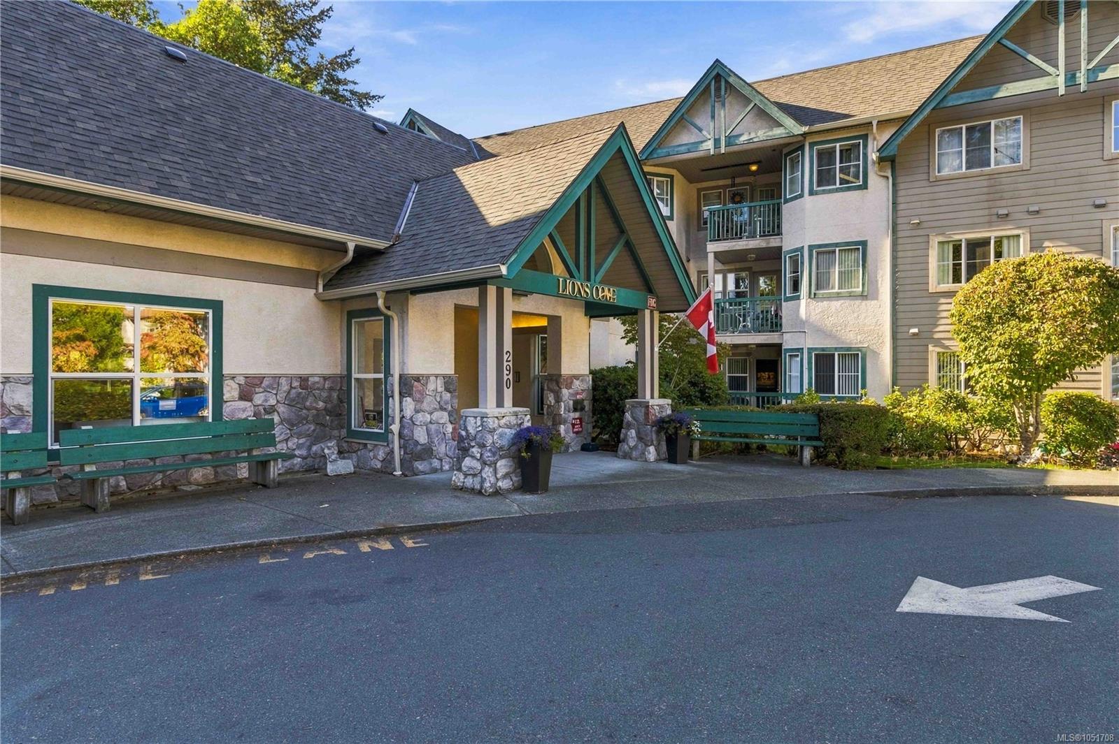 105-290 Island Hwy — listing photo 2 of 36