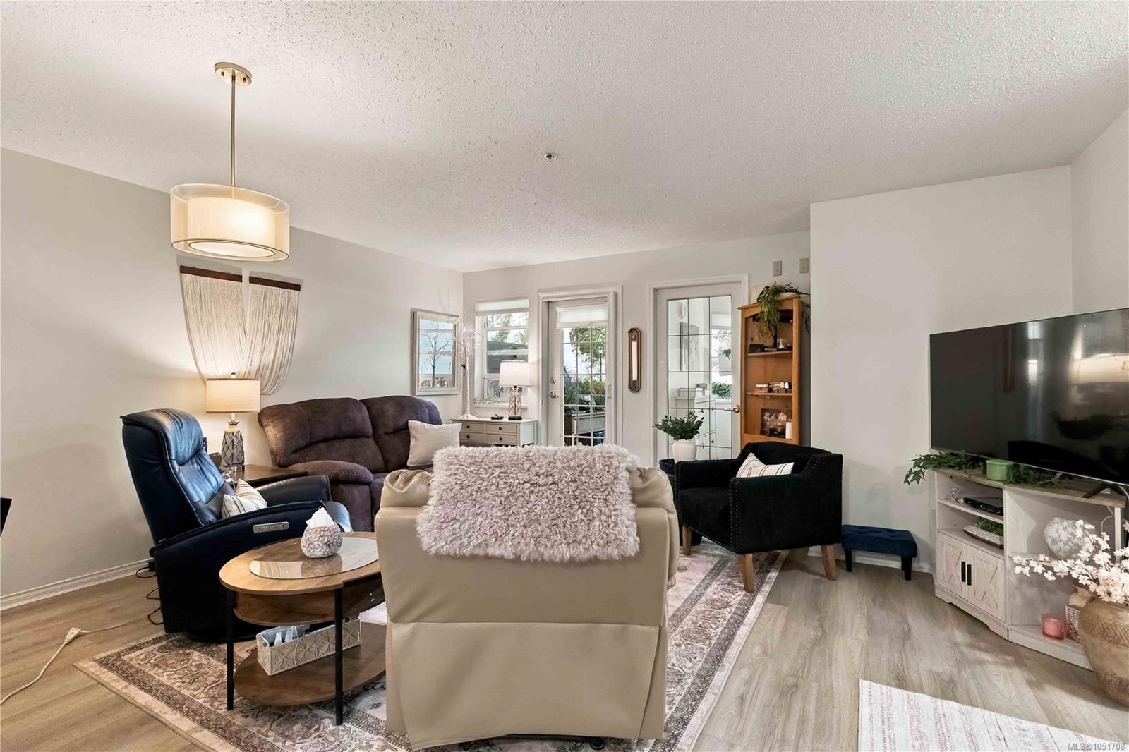 105-290 Island Hwy — listing photo 11 of 36