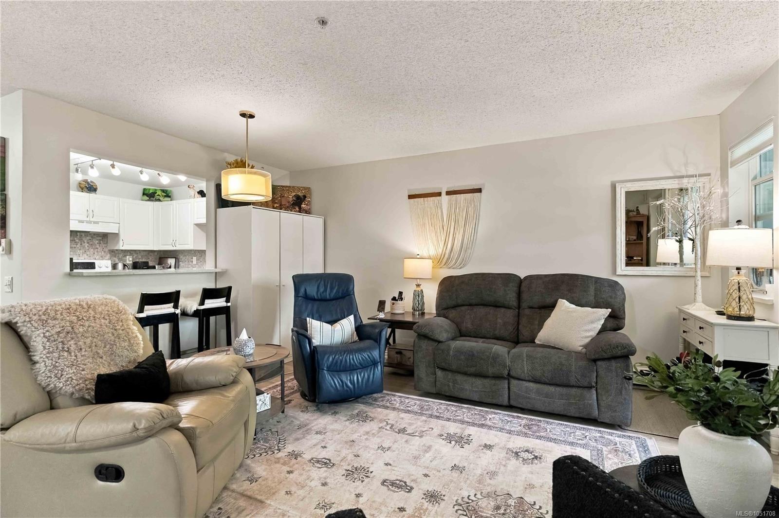 105-290 Island Hwy — listing photo 13 of 36