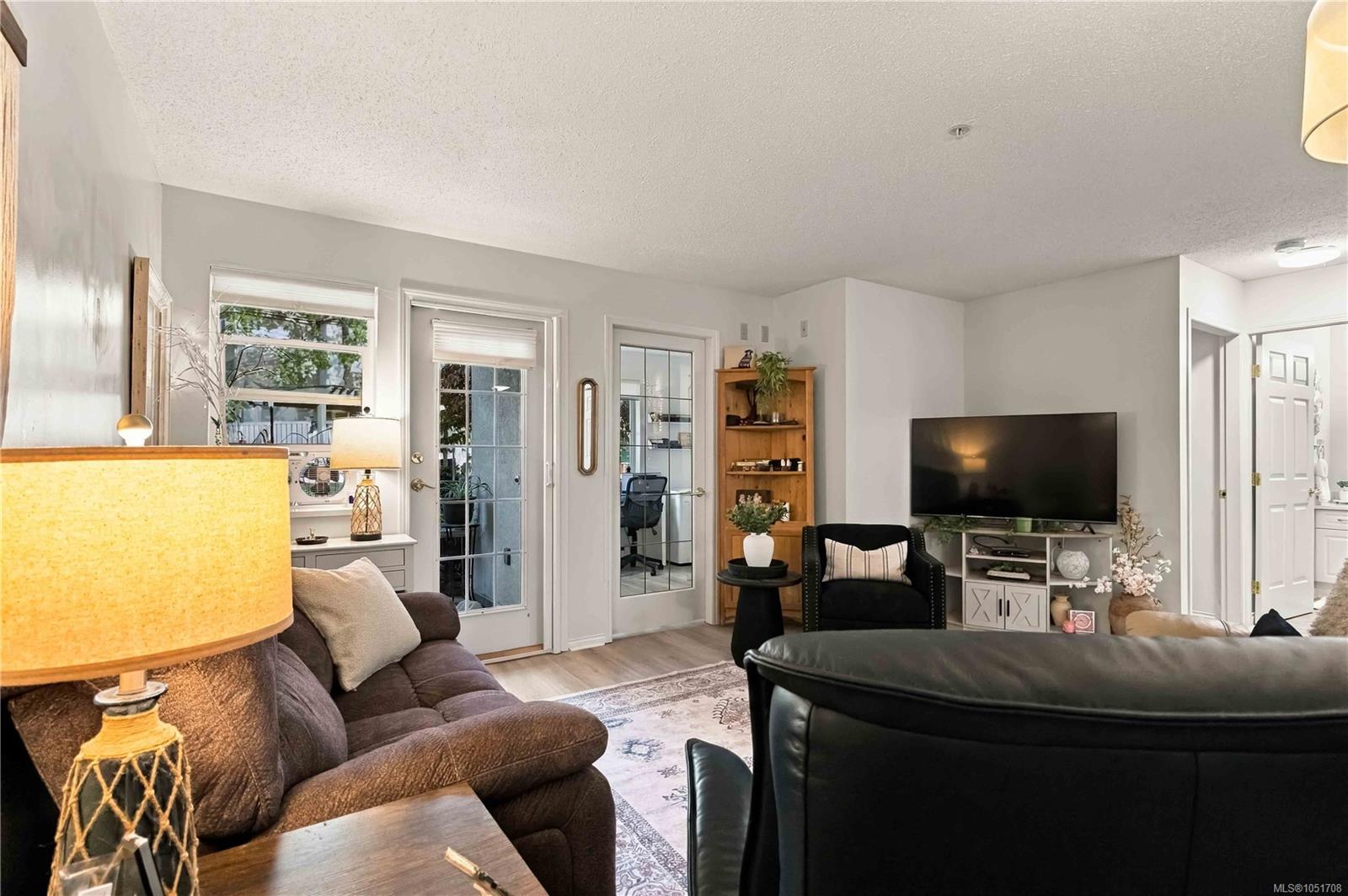105-290 Island Hwy — listing photo 10 of 36