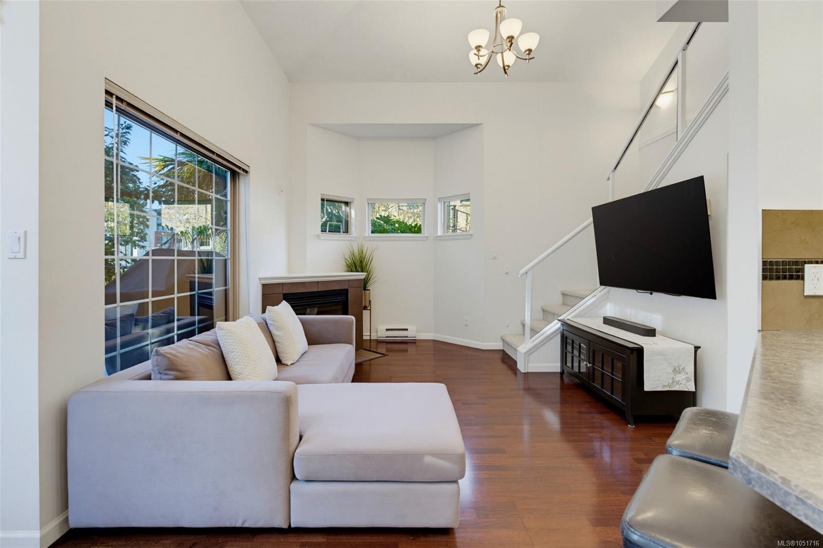 207-791 Station Ave — listing photo 4 of 42