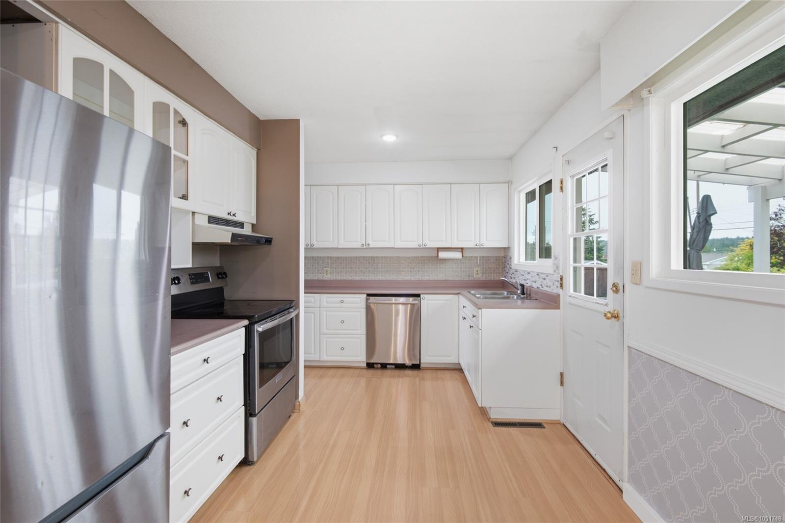3795 Michigan Rd — listing photo 13 of 37