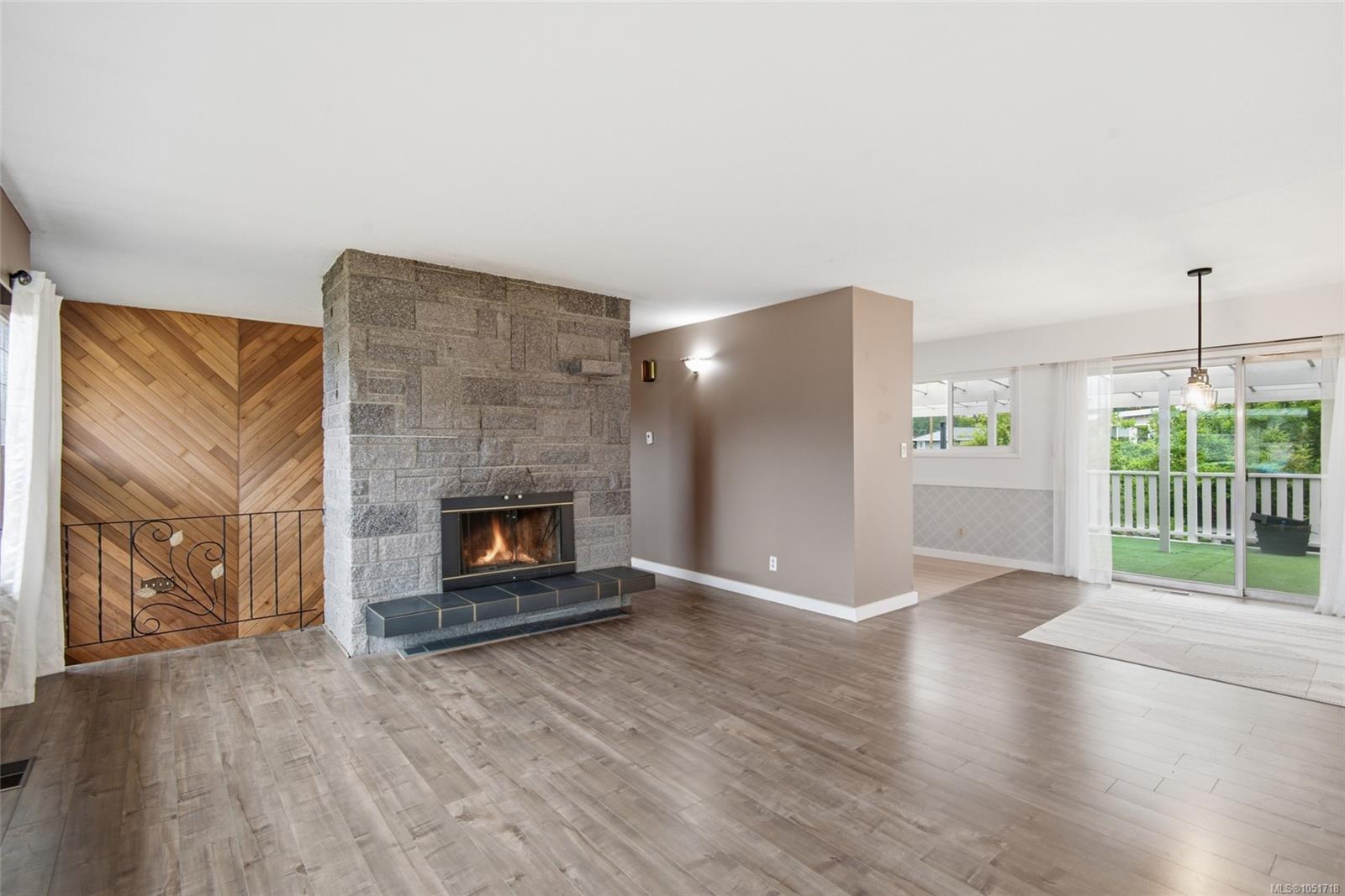 3795 Michigan Rd — listing photo 8 of 37