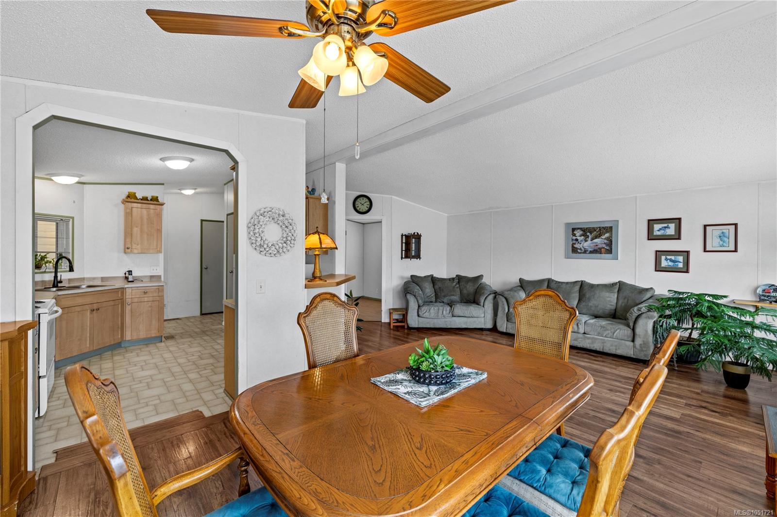 1948 Valley Oak Dr — listing photo 13 of 48