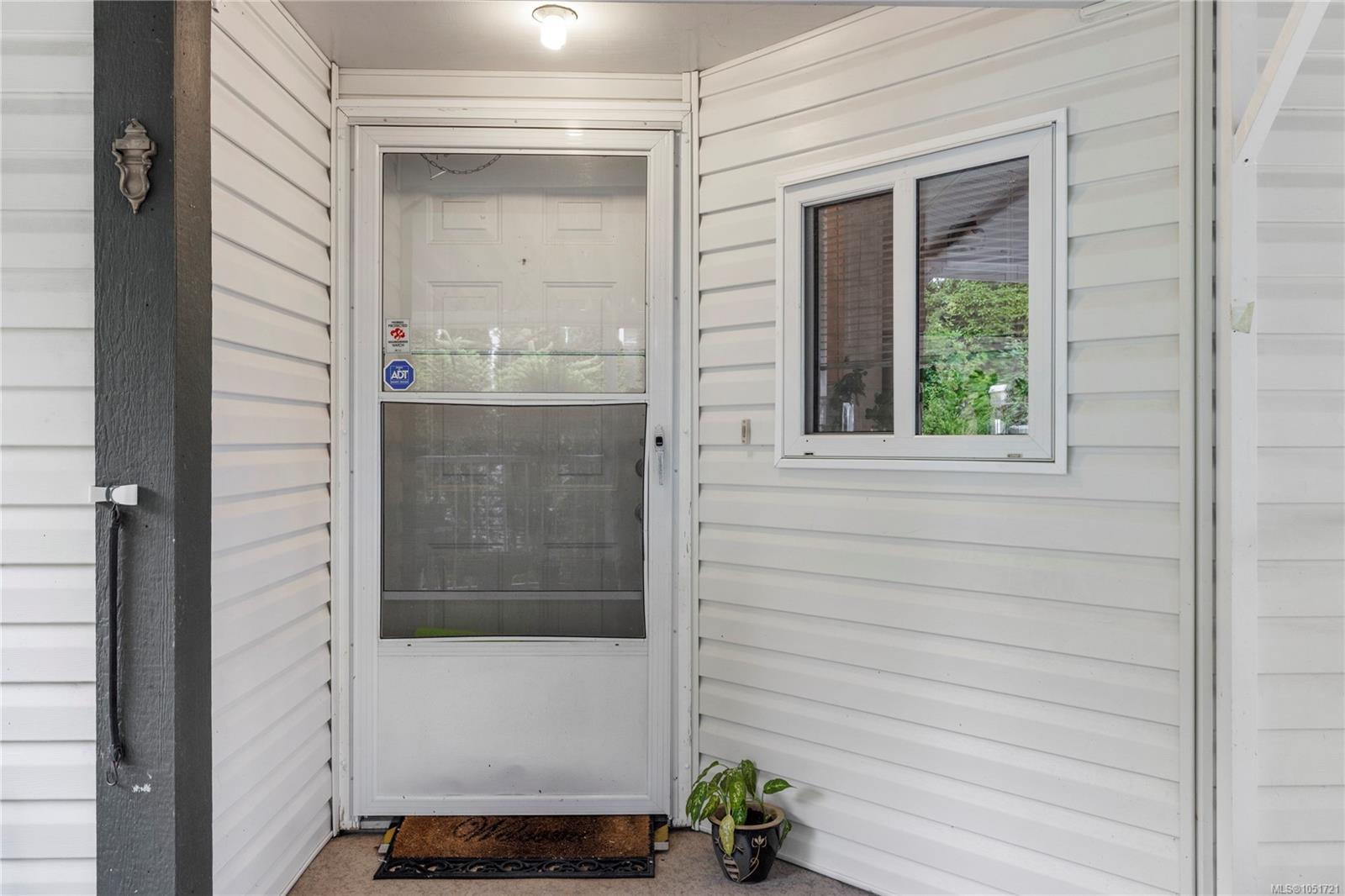 1948 Valley Oak Dr — listing photo 3 of 48