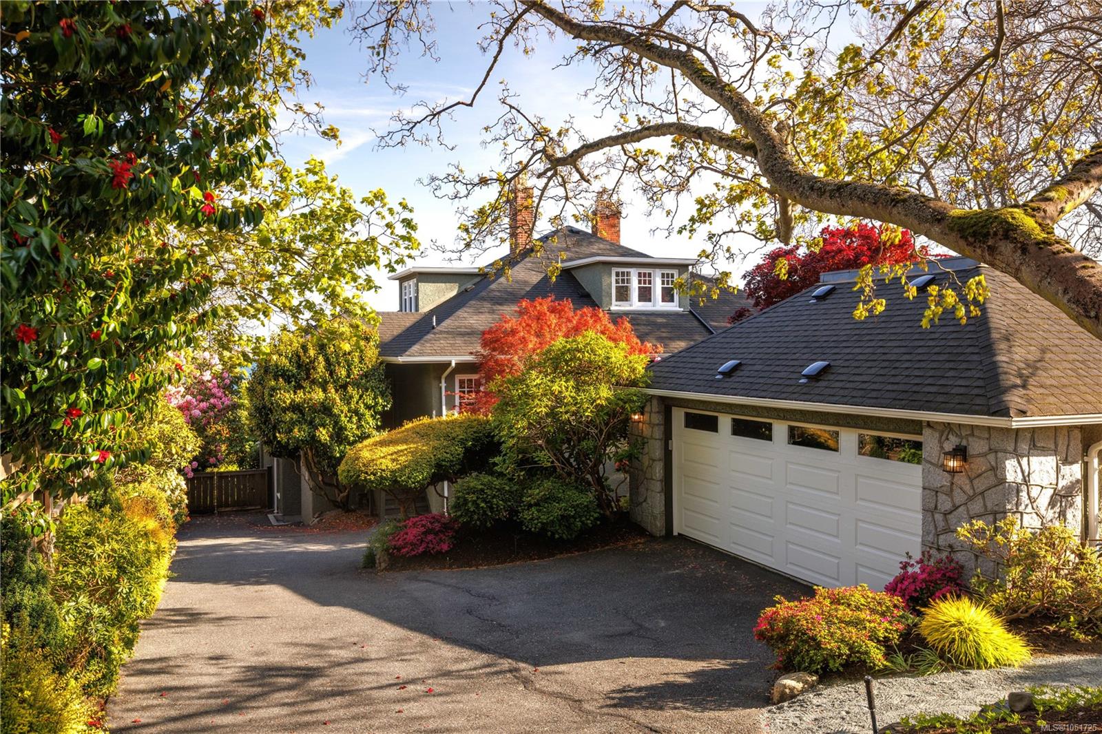 261 King George Terr — listing photo 12 of 62