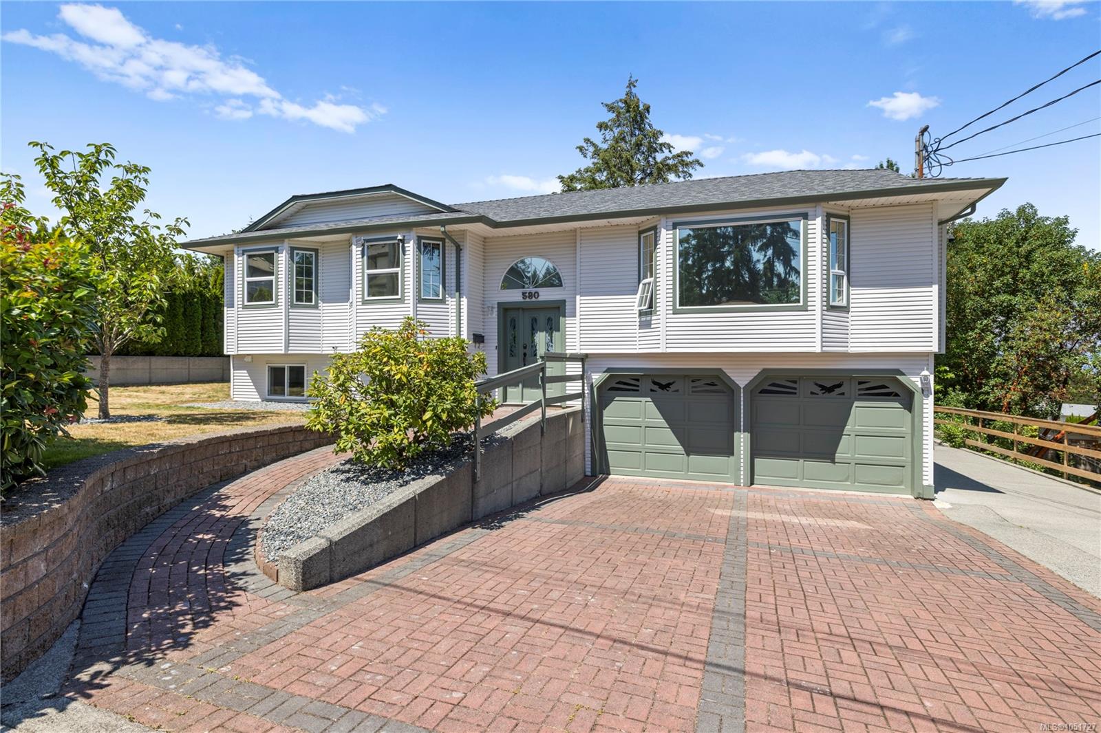 580 Ninth St — listing photo 2 of 53
