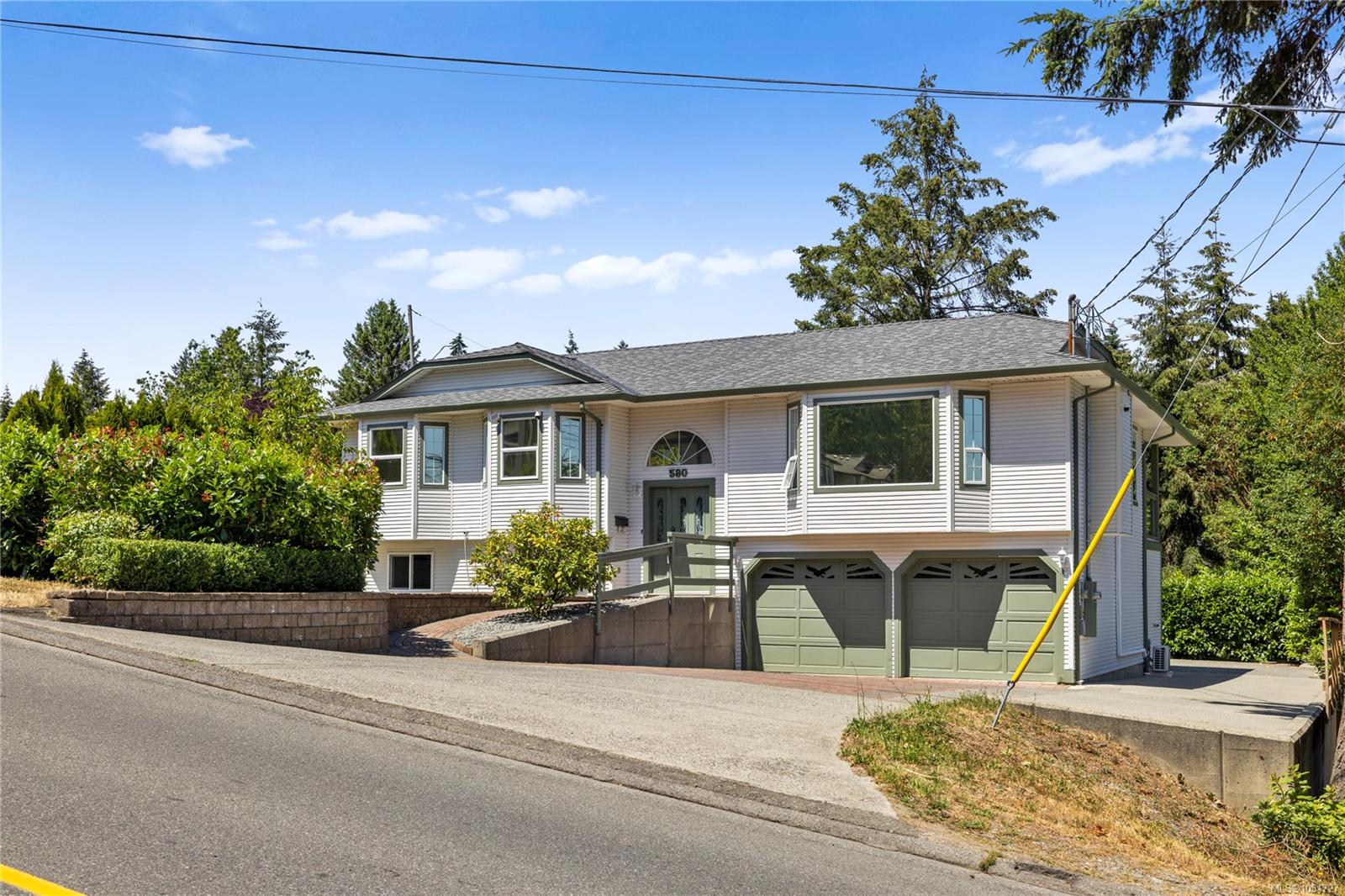 580 Ninth St — listing photo 4 of 53
