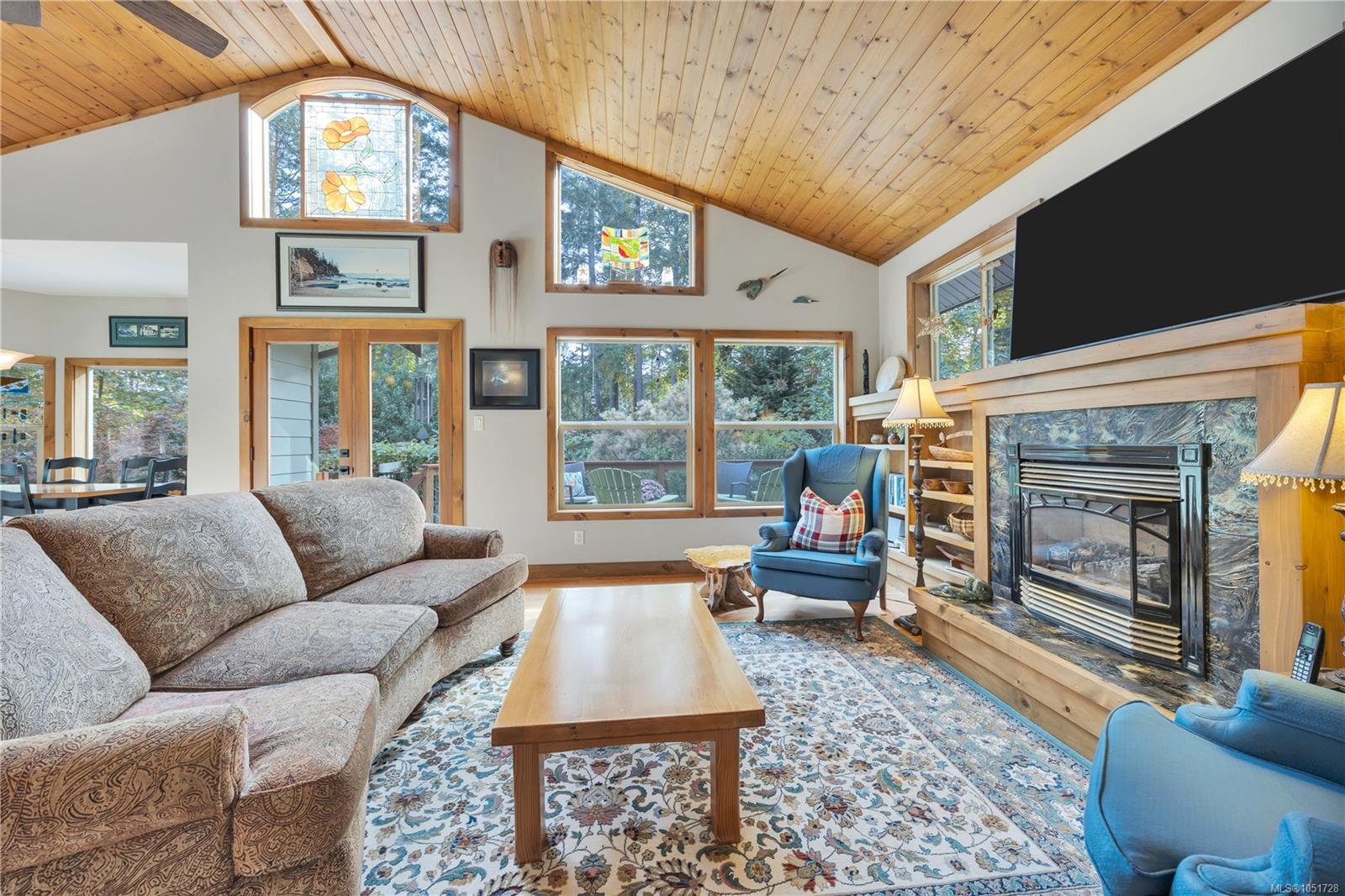 2575 Coho Dr — listing photo 8 of 44