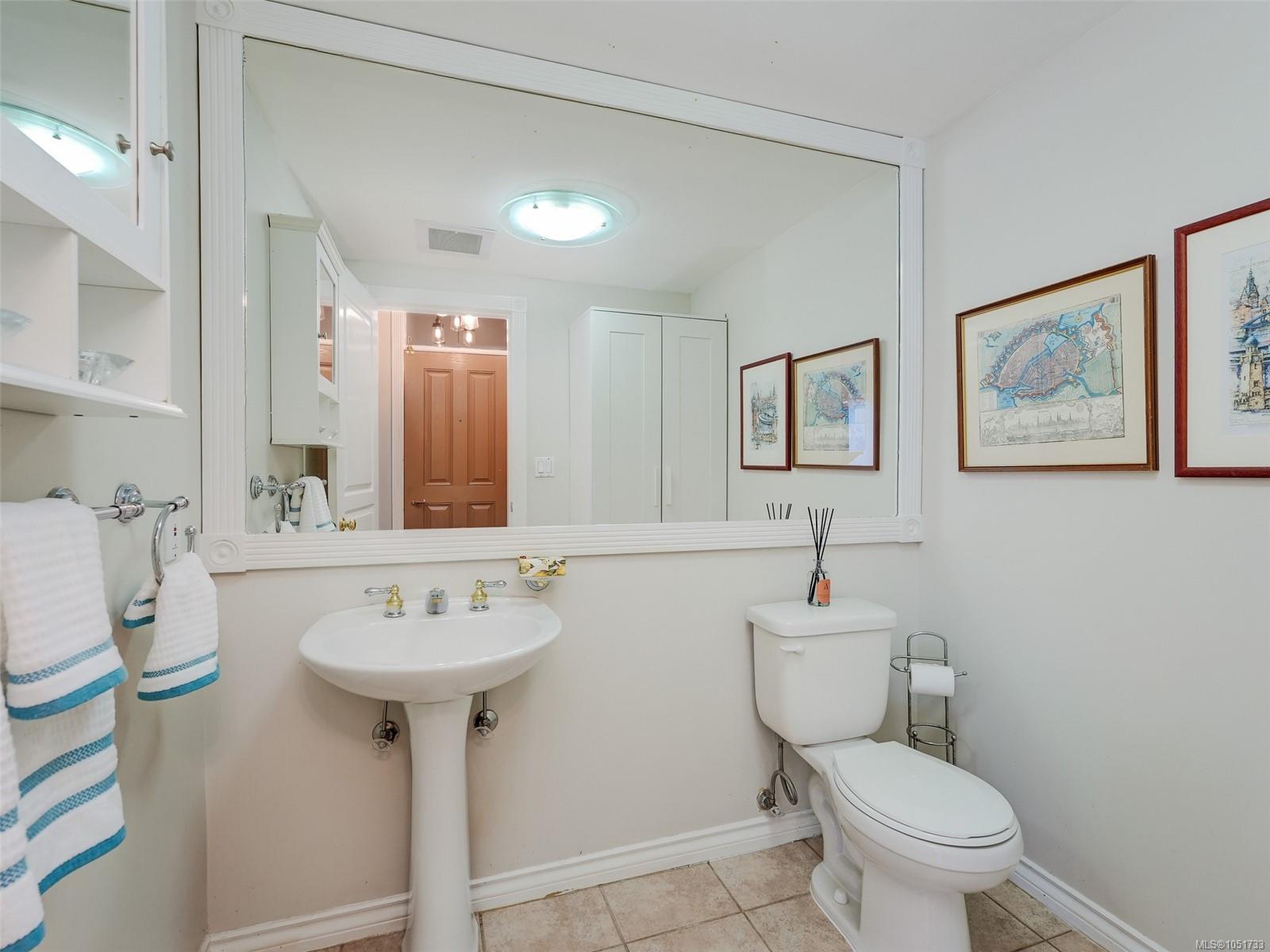 104-75 Songhees Rd — listing photo 14 of 47