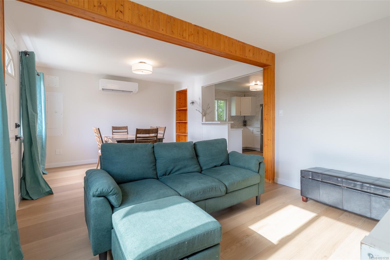 4533 Lathom Rd — listing photo 9 of 31