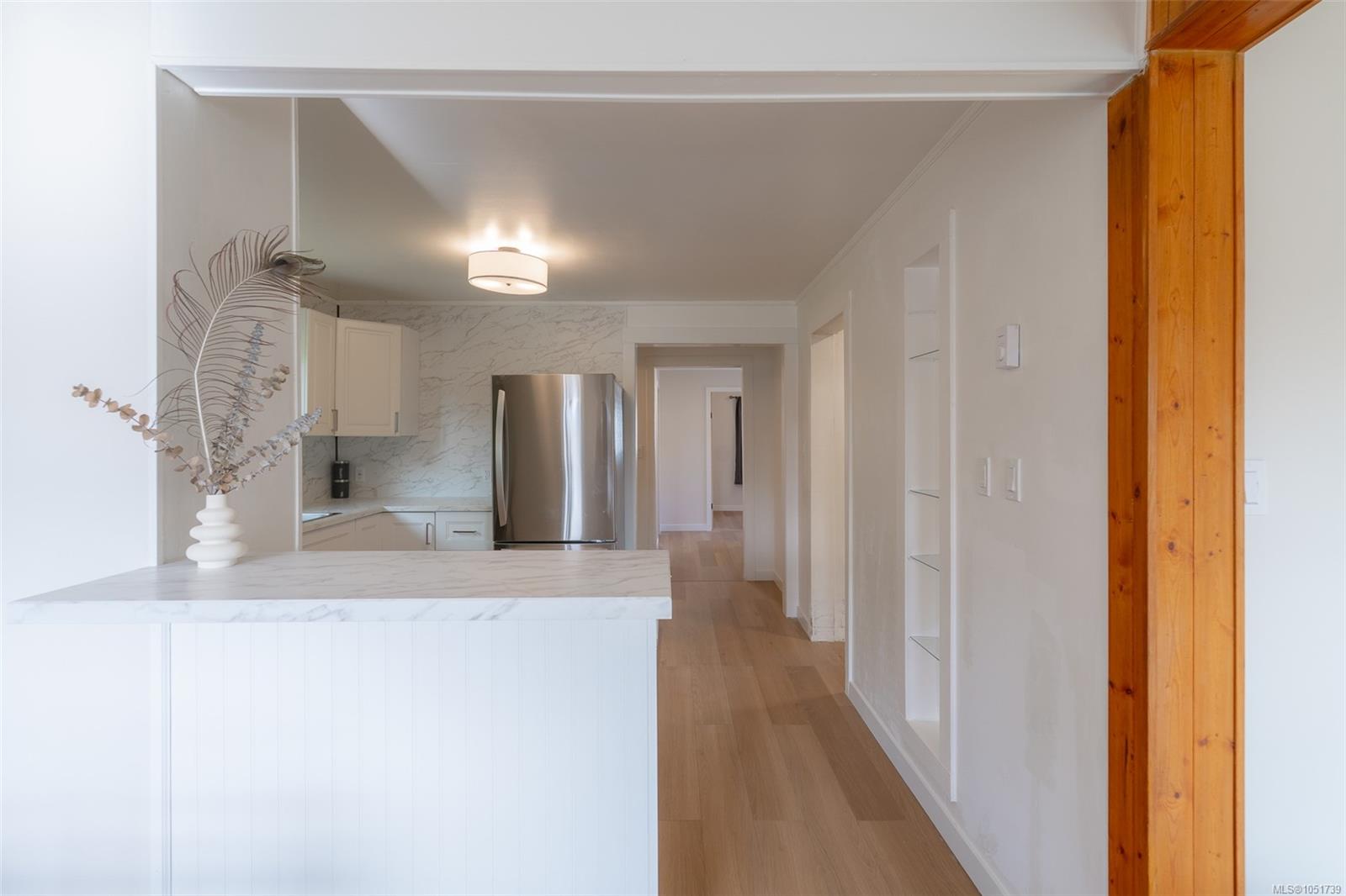 4533 Lathom Rd — listing photo 10 of 31