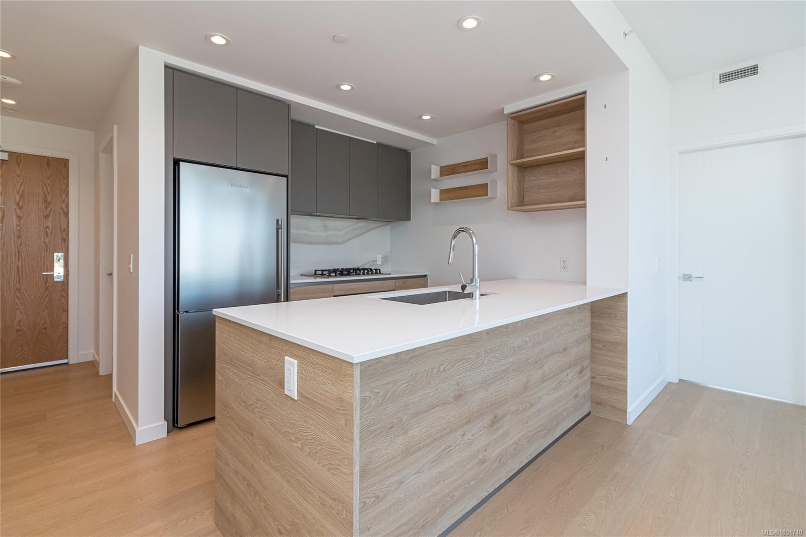 1108-369 Tyee Rd — listing photo 12 of 30