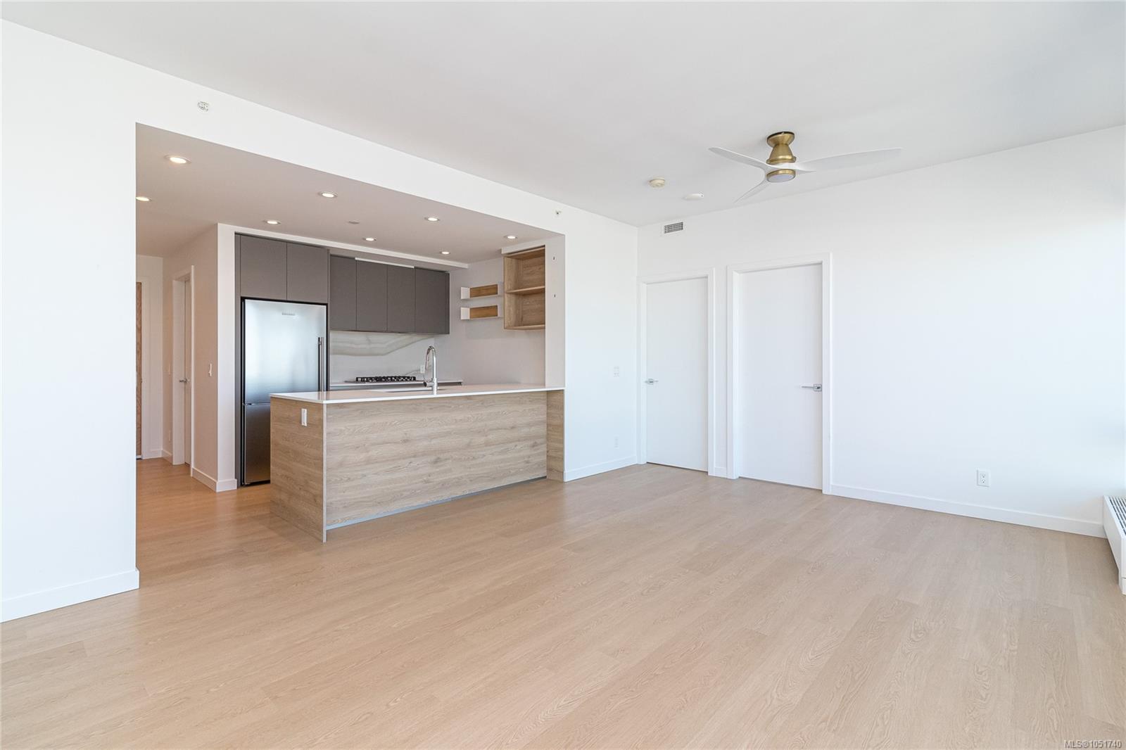 1108-369 Tyee Rd — listing photo 7 of 30