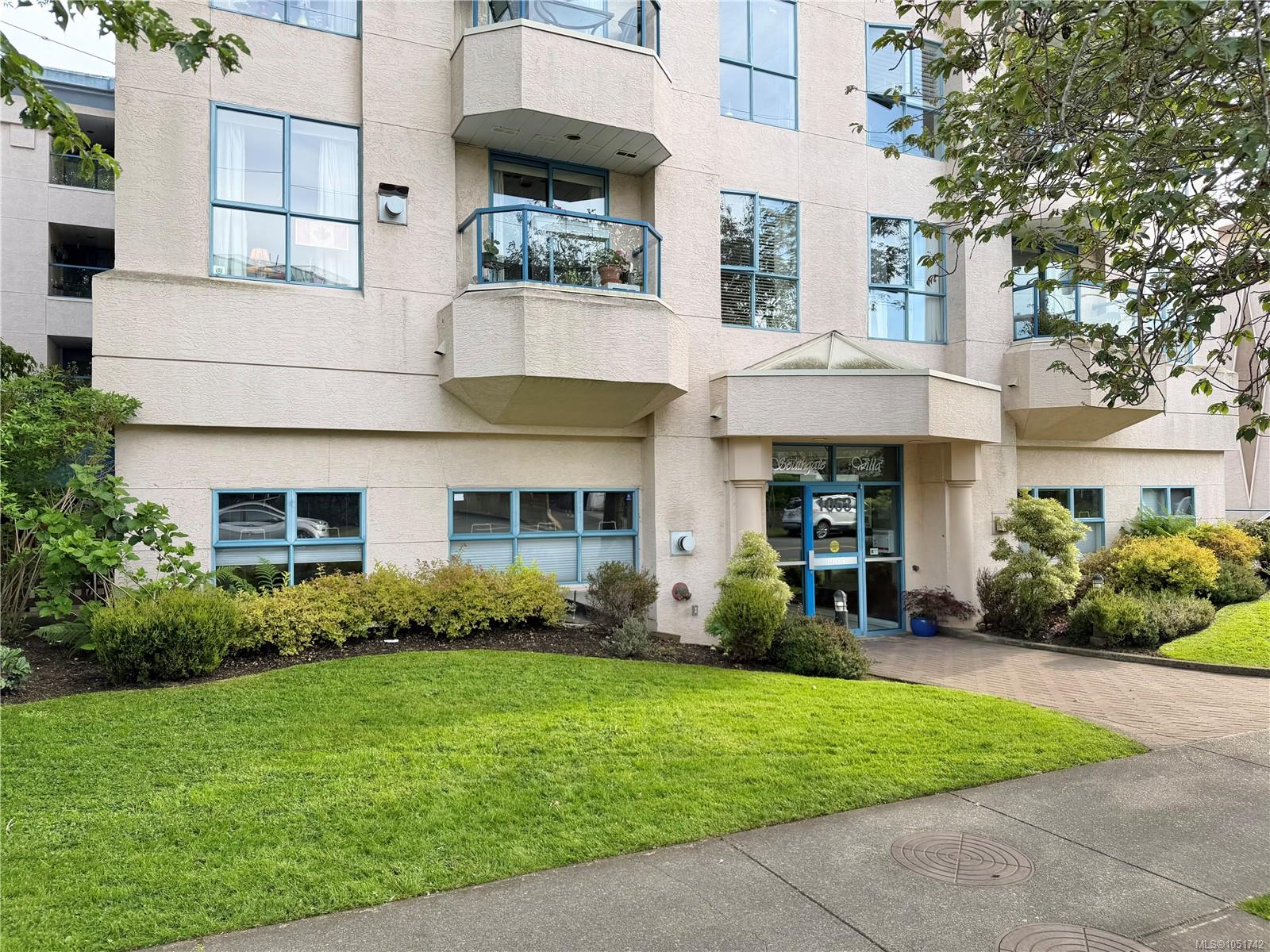 408-1063 Southgate St — listing photo 2 of 20