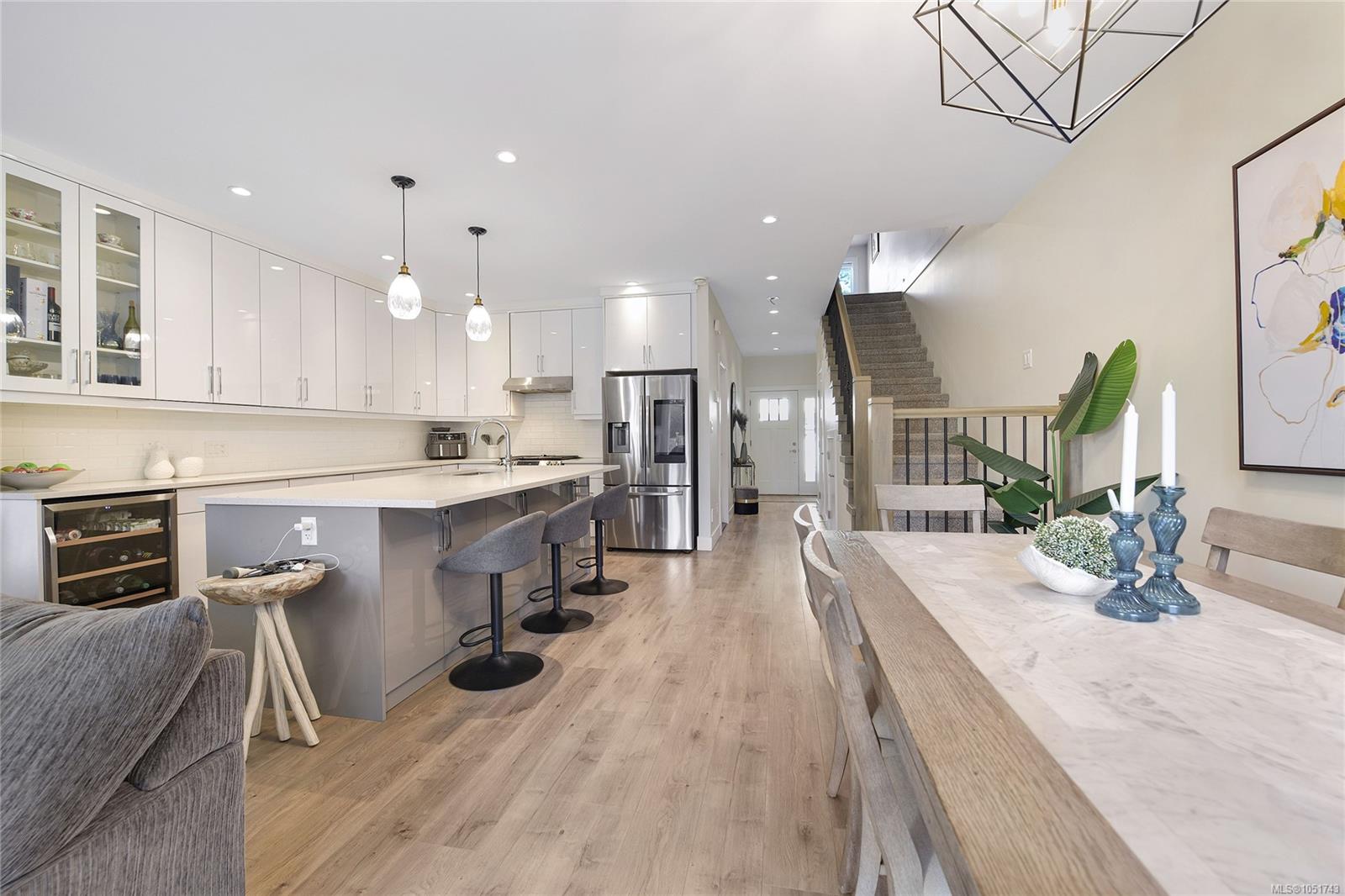2-4487 WILKINSON Rd — listing photo 14 of 34