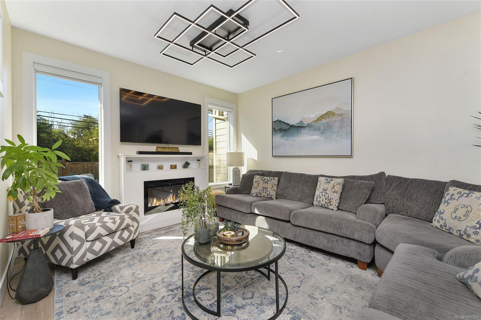 2-4487 WILKINSON Rd — listing photo 10 of 34