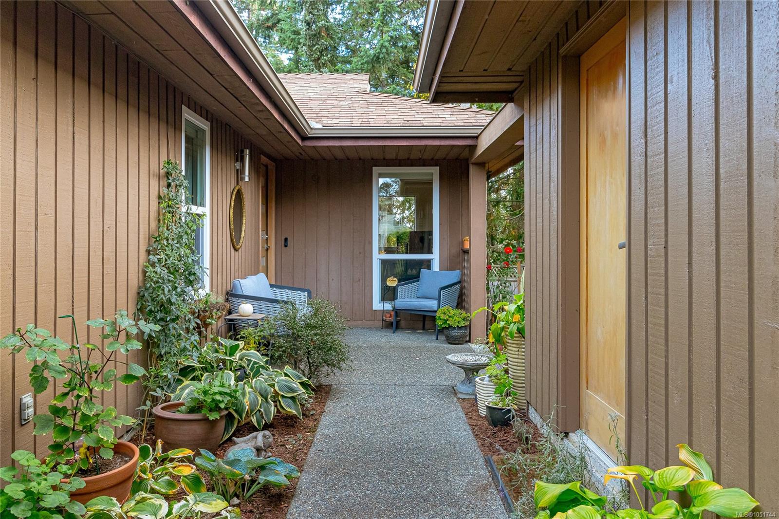 4413 Strom Ness Pl — listing photo 5 of 44