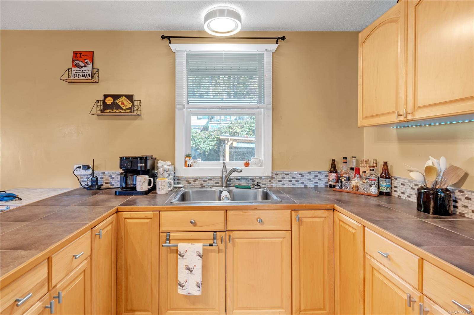 10579 Youbou Rd — listing photo 13 of 53