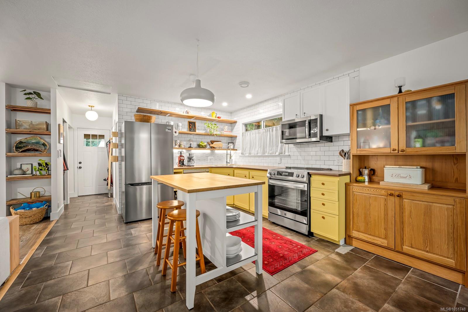 1972 Greenwood Cres — listing photo 13 of 52