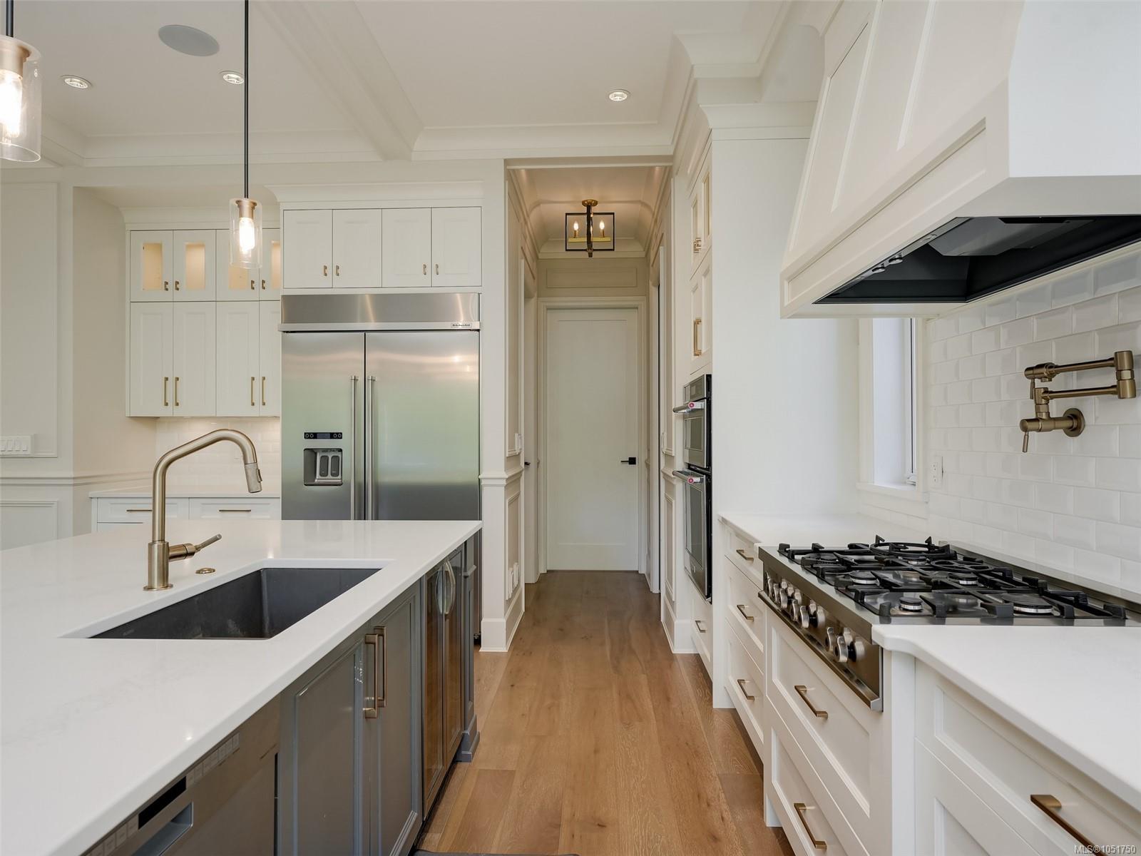 619 Oliver St — listing photo 11 of 37