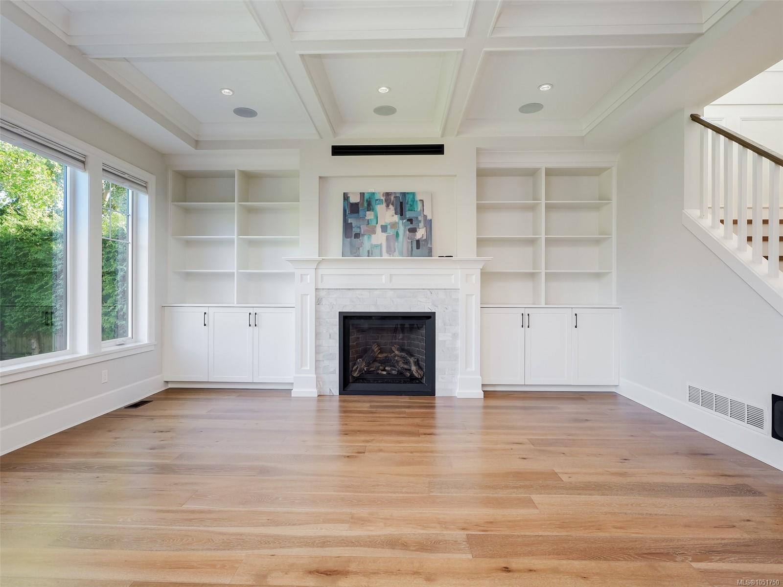619 Oliver St — listing photo 4 of 37