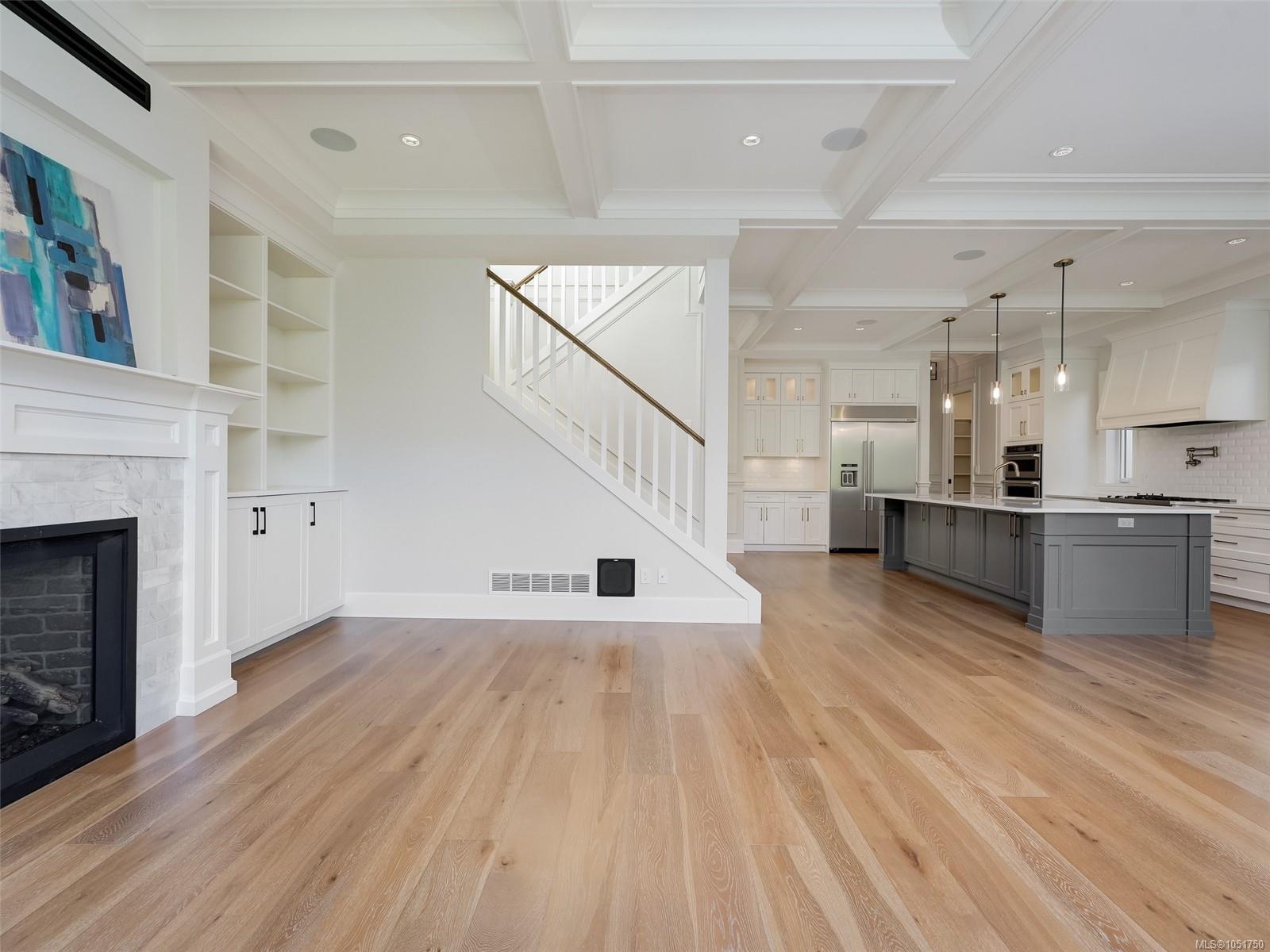 619 Oliver St — listing photo 6 of 37