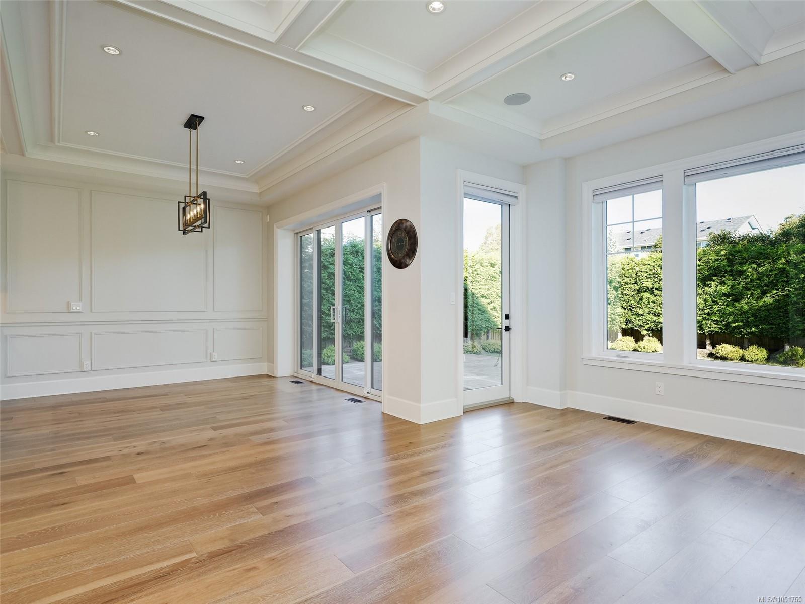 619 Oliver St — listing photo 7 of 37