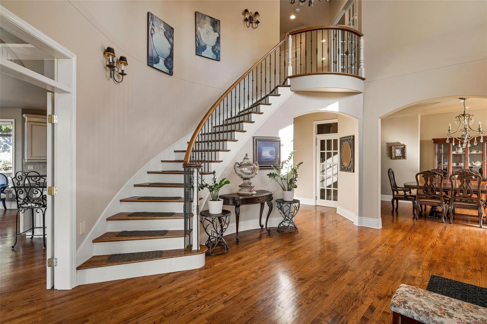 906 Cobblestone Lane — listing photo 9 of 77