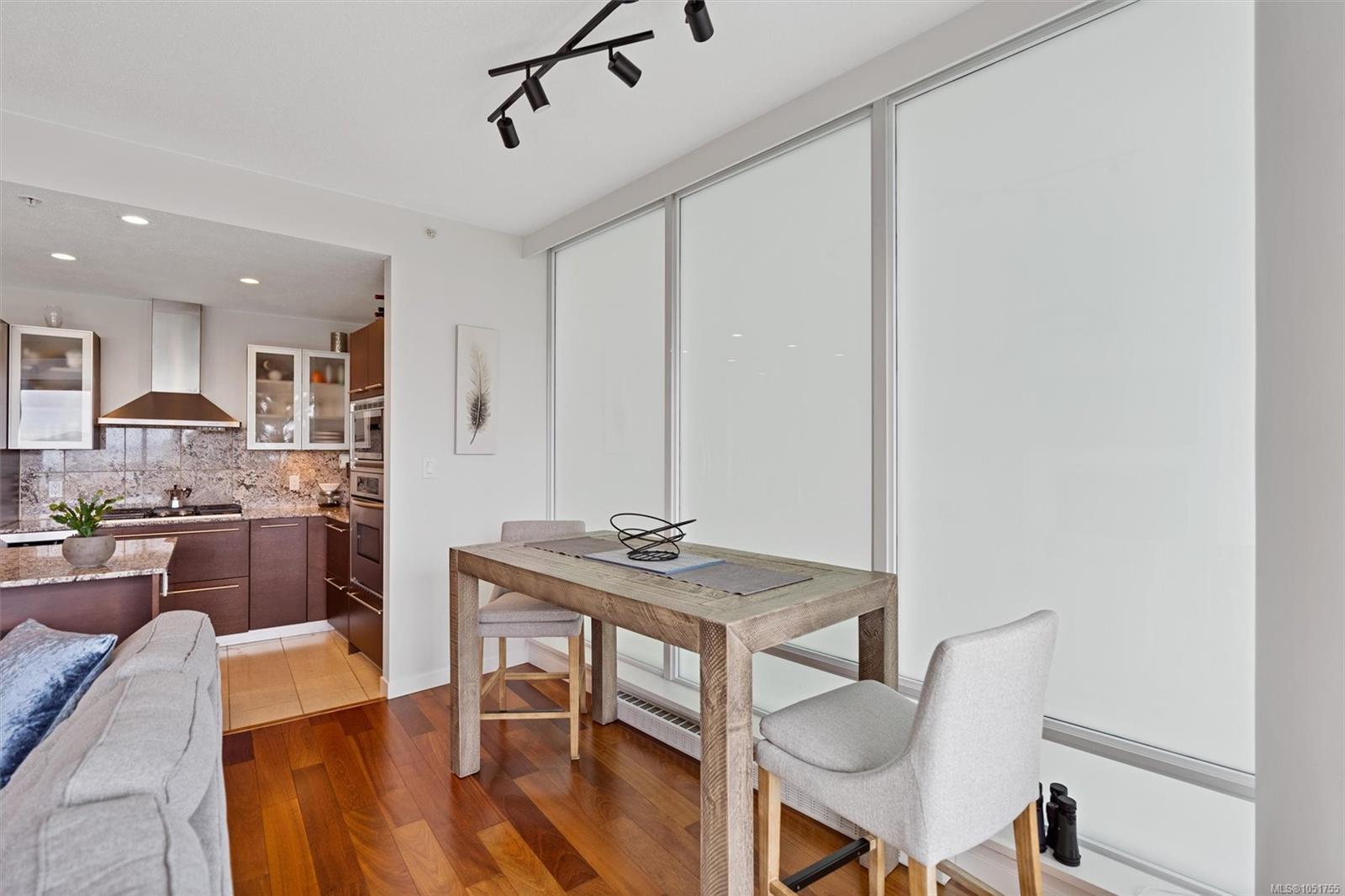 206-68 Songhees Rd — listing photo 11 of 46