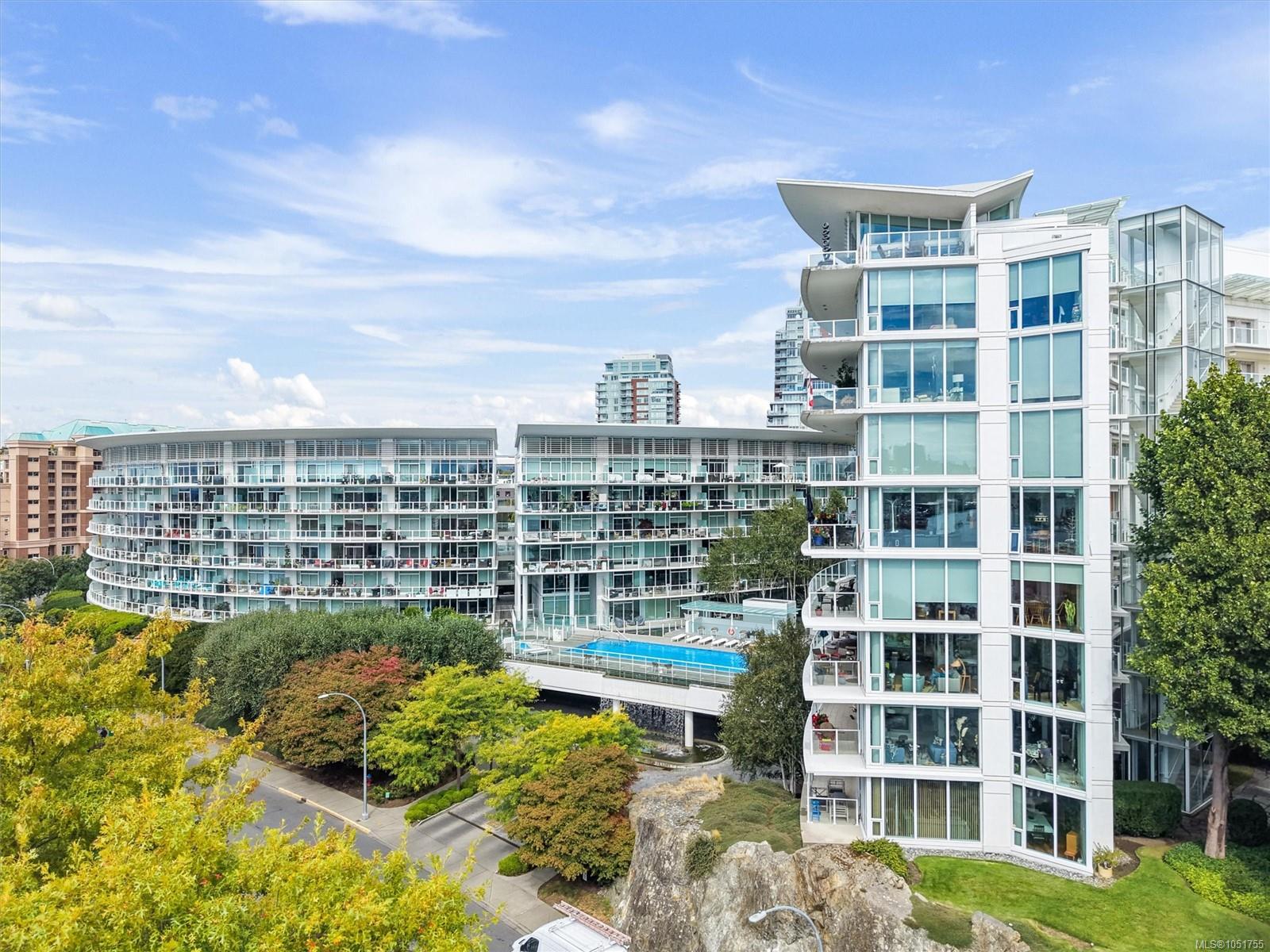 206-68 Songhees Rd — listing photo 4 of 46