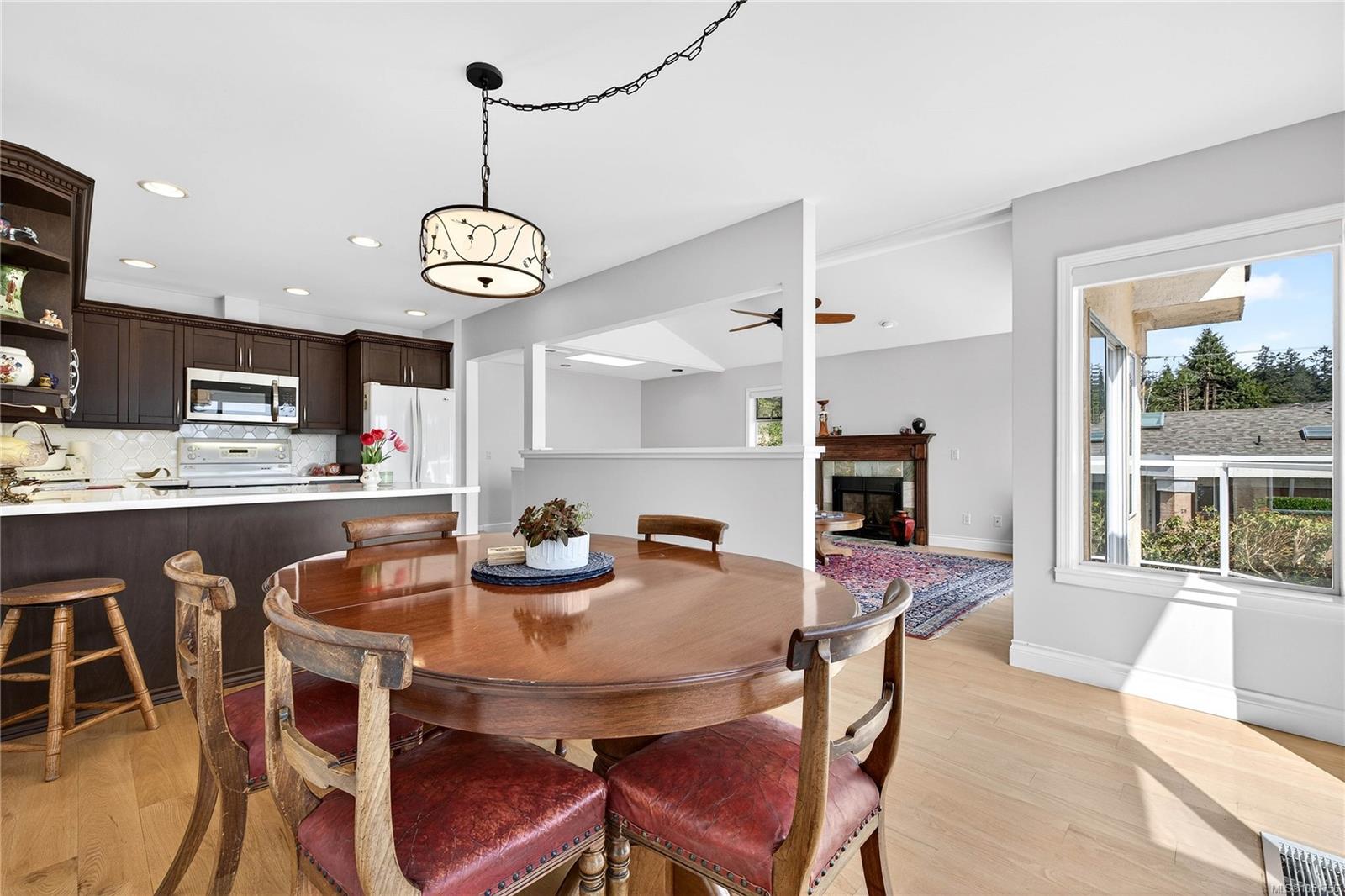 20-258 Lower Ganges Rd — listing photo 9 of 35