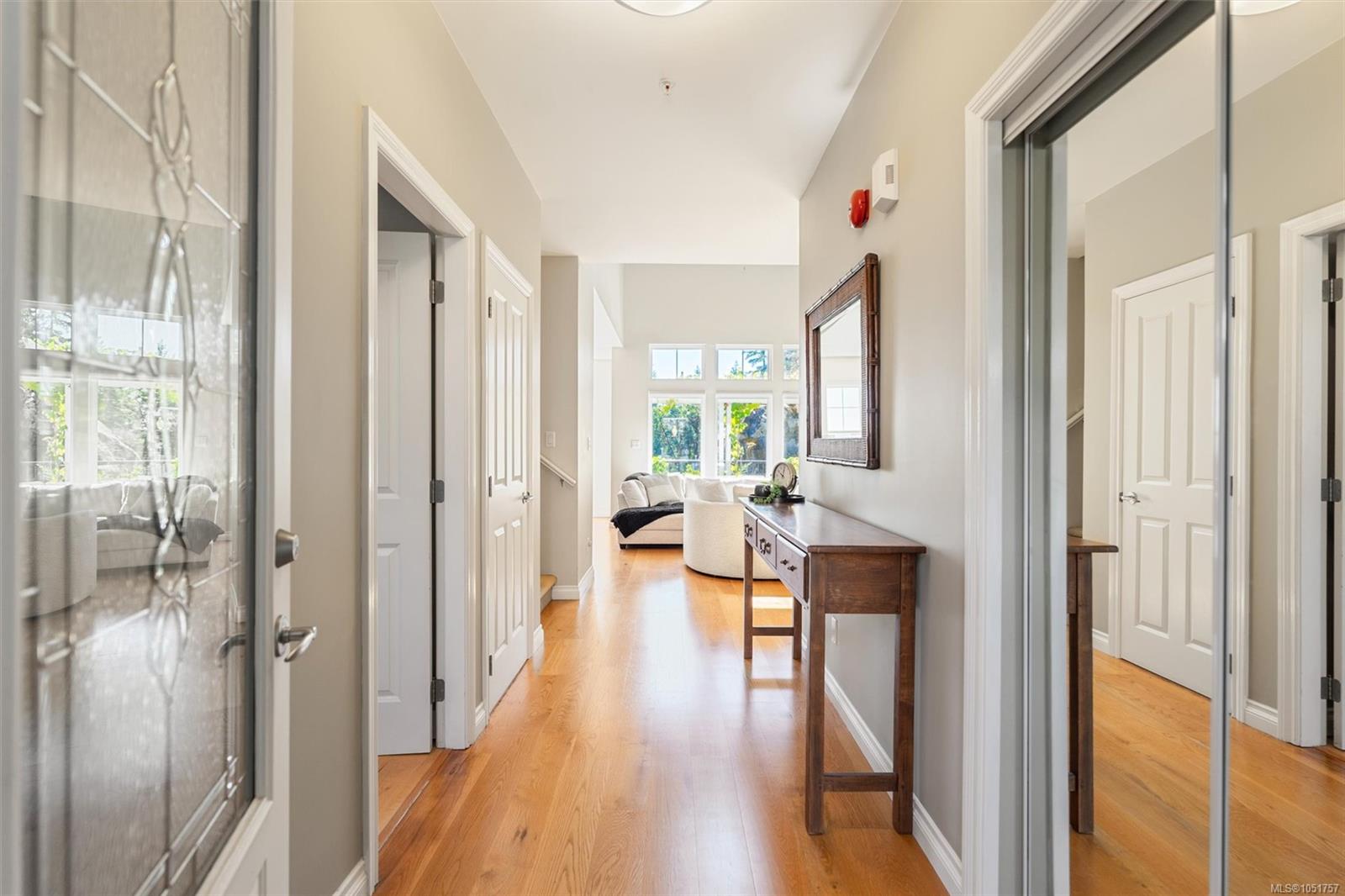 102-945 Bear Mountain Pkwy — listing photo 6 of 45