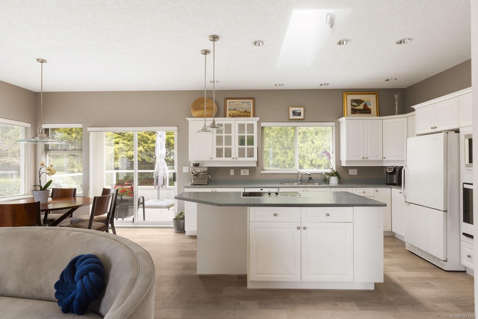 2980 Sea View Rd — listing photo 13 of 44