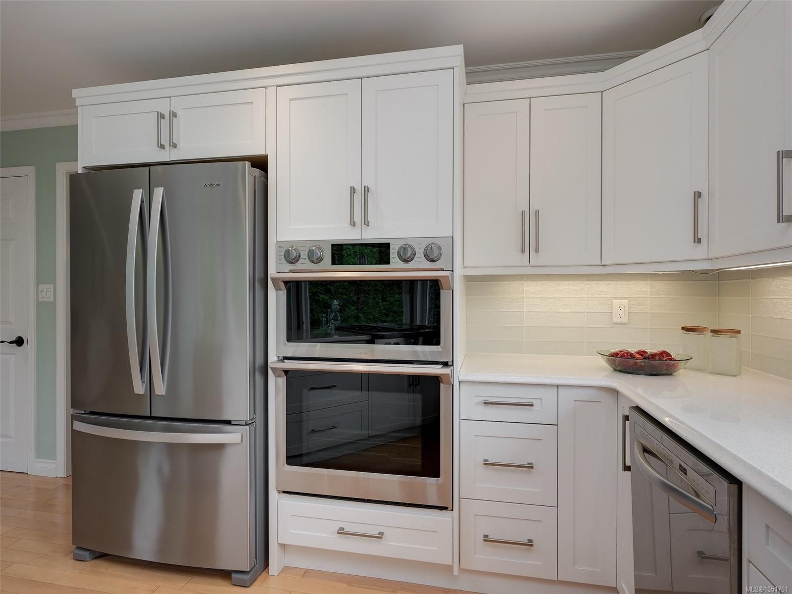 1198 Stonington Pl — listing photo 13 of 43