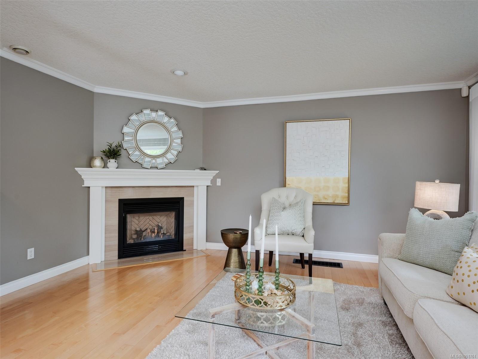 1198 Stonington Pl — listing photo 6 of 43