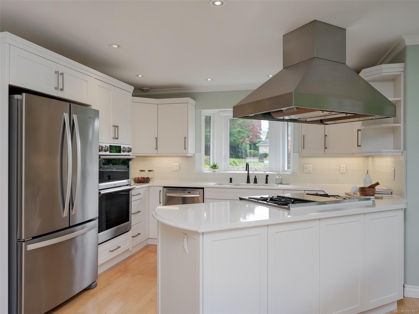1198 Stonington Pl — listing photo 10 of 43