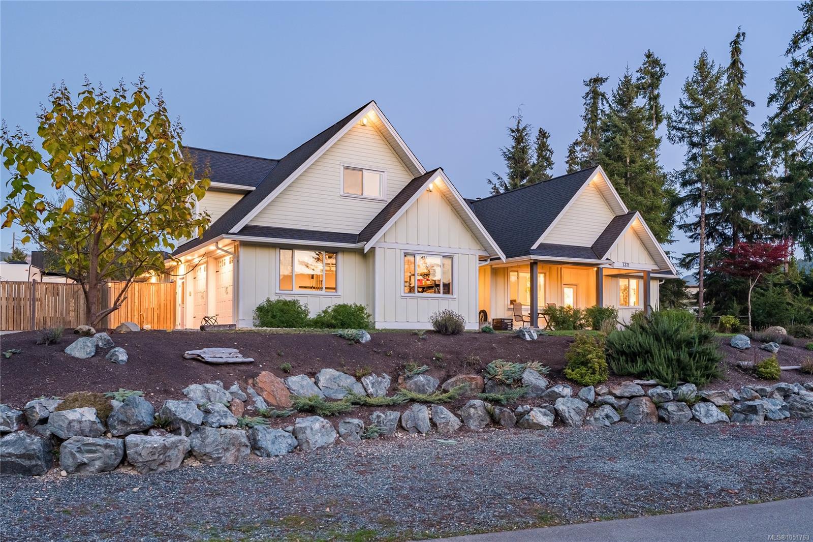 7371 Lakefront Dr, Lake Cowichan