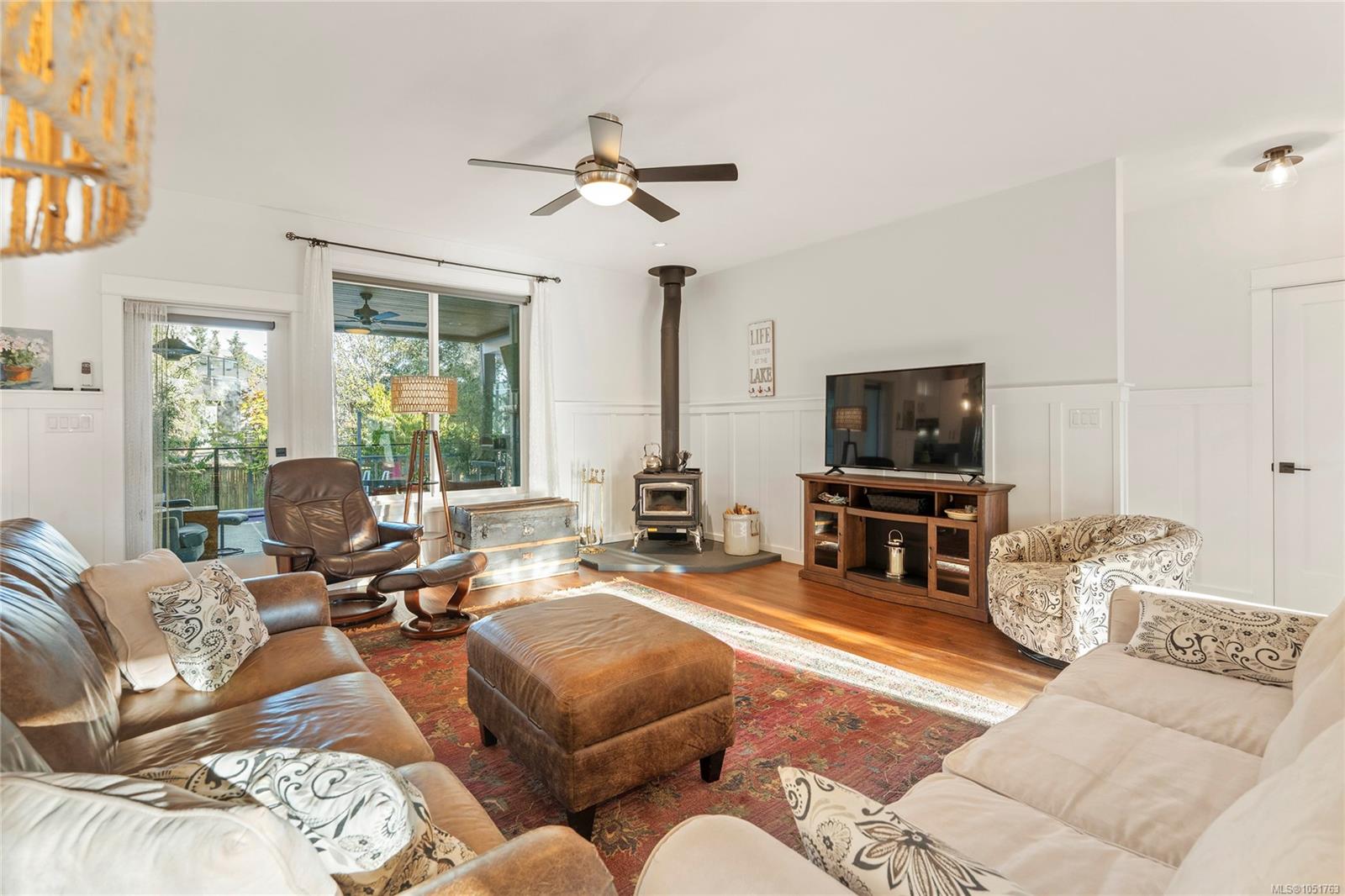 7371 Lakefront Dr — listing photo 12 of 78
