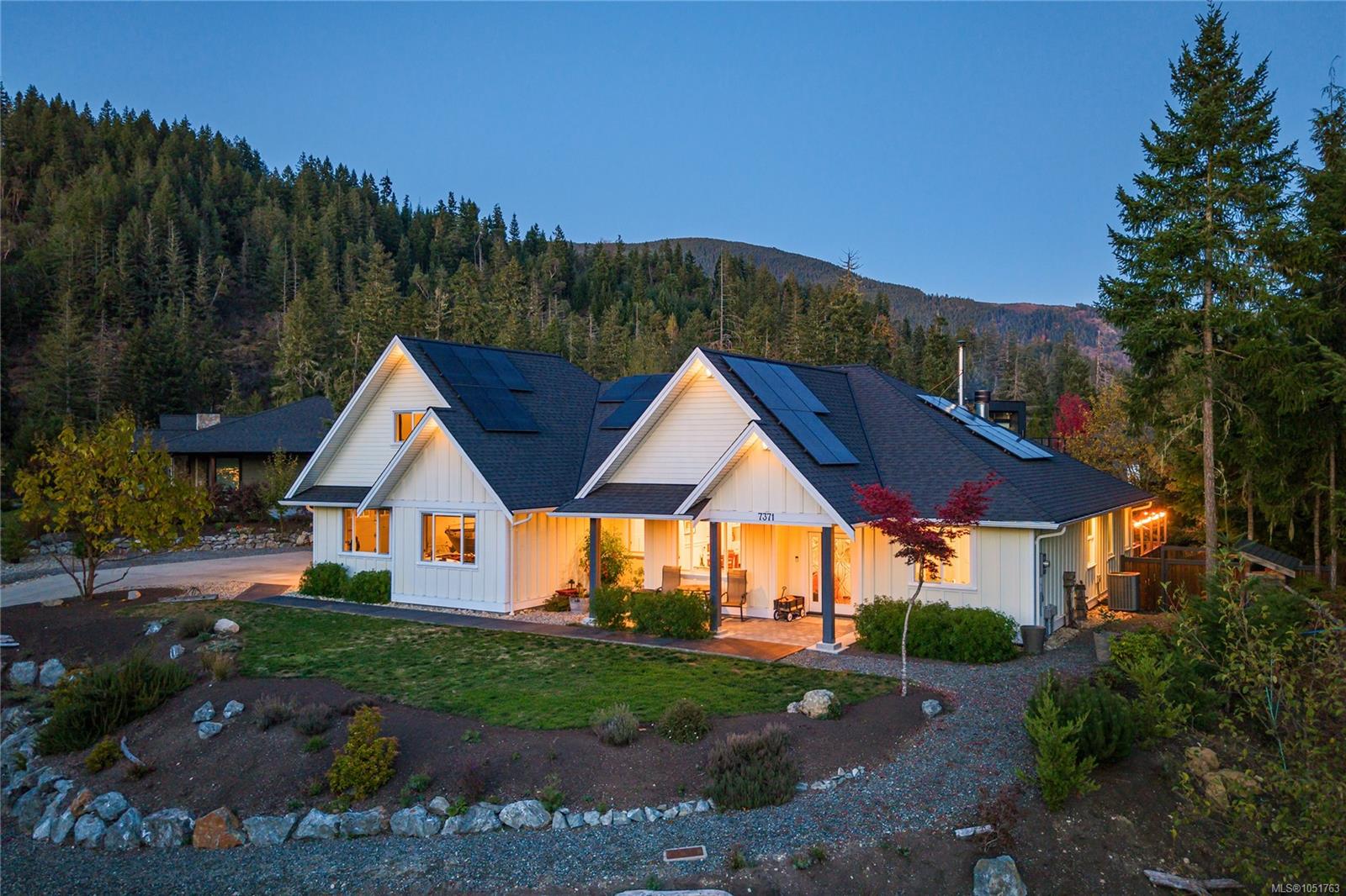 7371 Lakefront Dr — listing photo 3 of 78