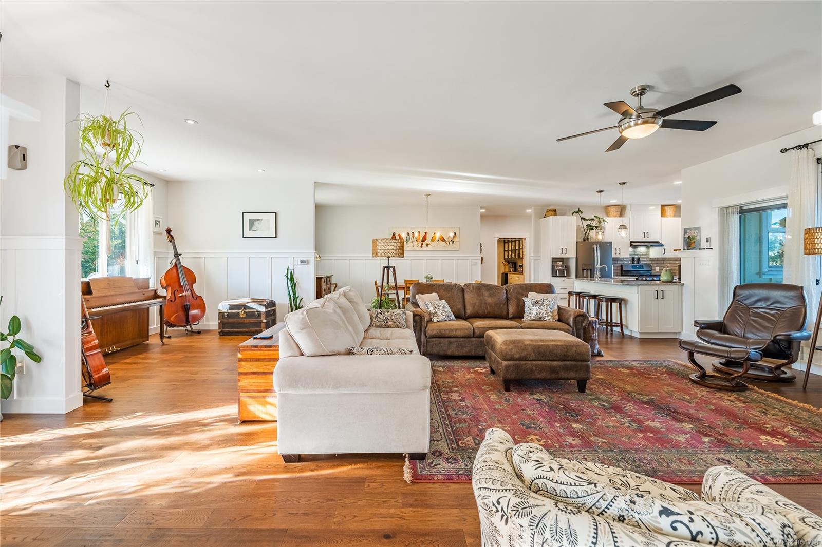 7371 Lakefront Dr — listing photo 9 of 78