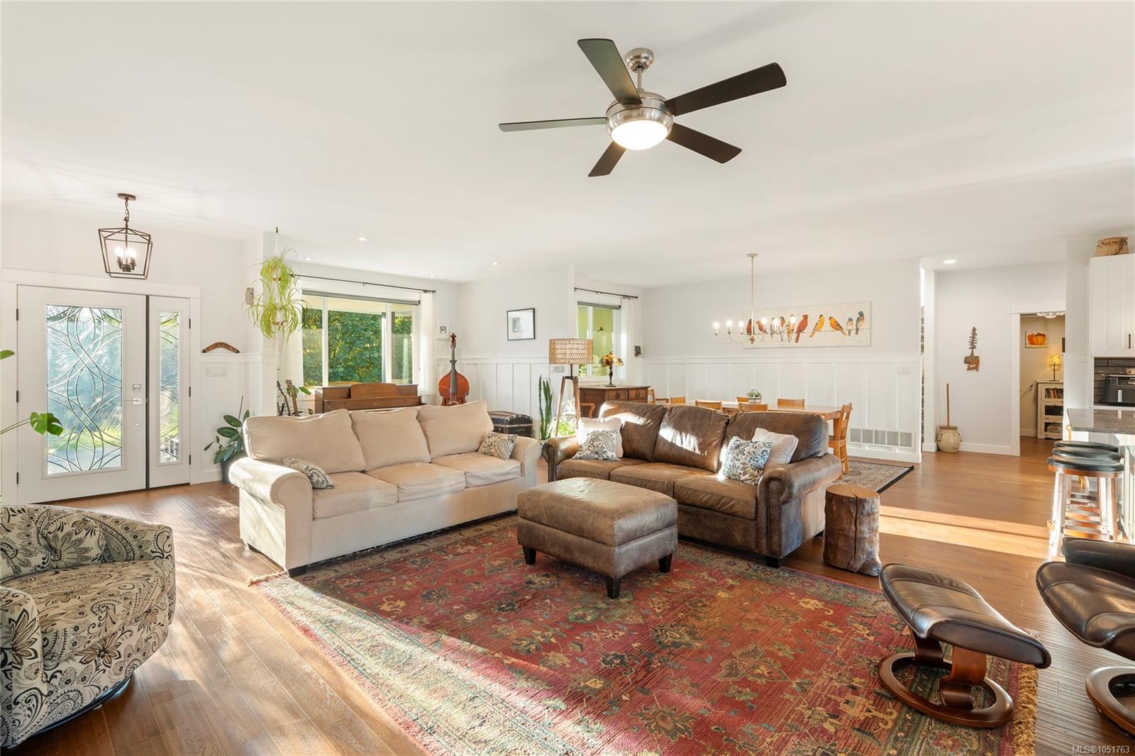 7371 Lakefront Dr — listing photo 10 of 78